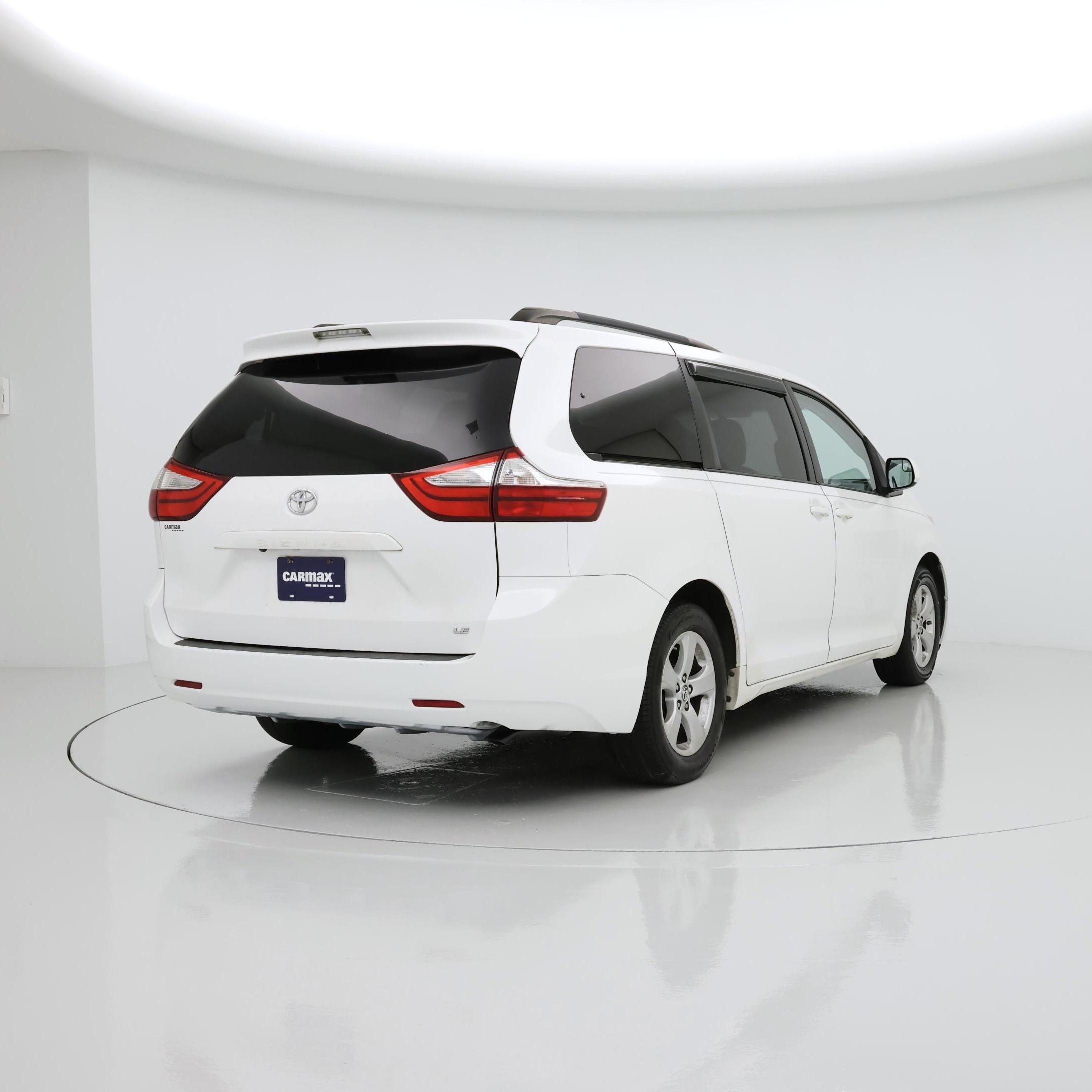 Thumbnail: 2015 Toyota Sienna - 8