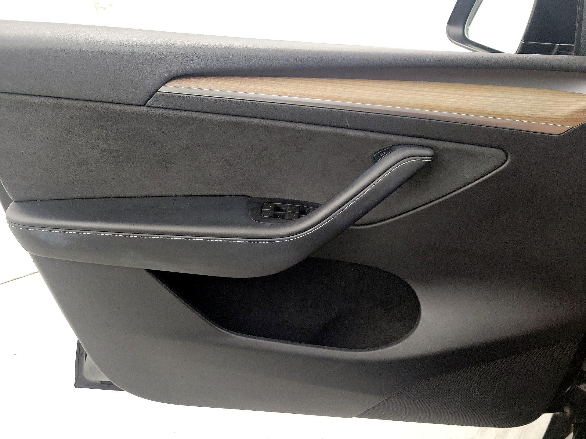 Thumbnail: 2023 Tesla Model Y - 12