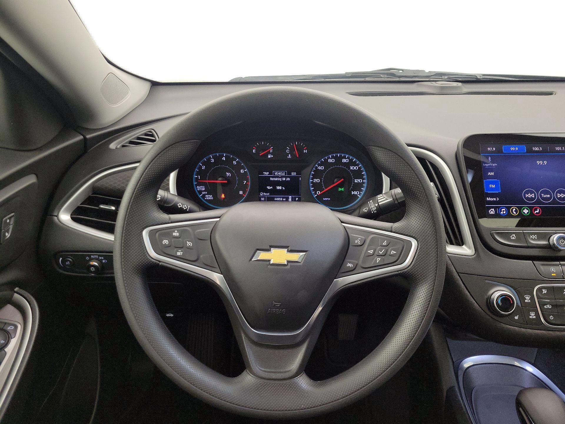 Thumbnail: 2022 Chevrolet Malibu - 10