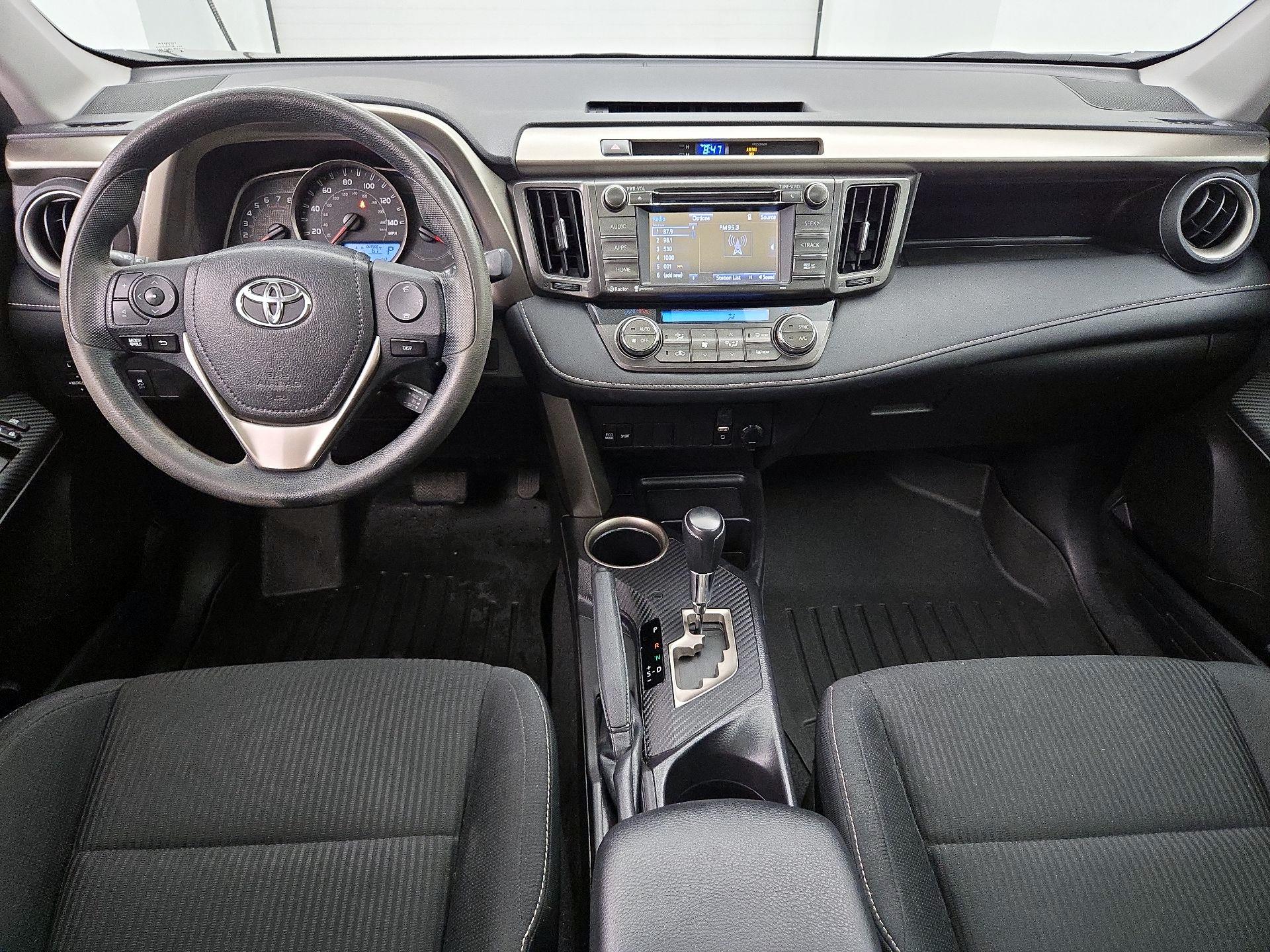 Thumbnail: 2015 Toyota RAV4 - 9