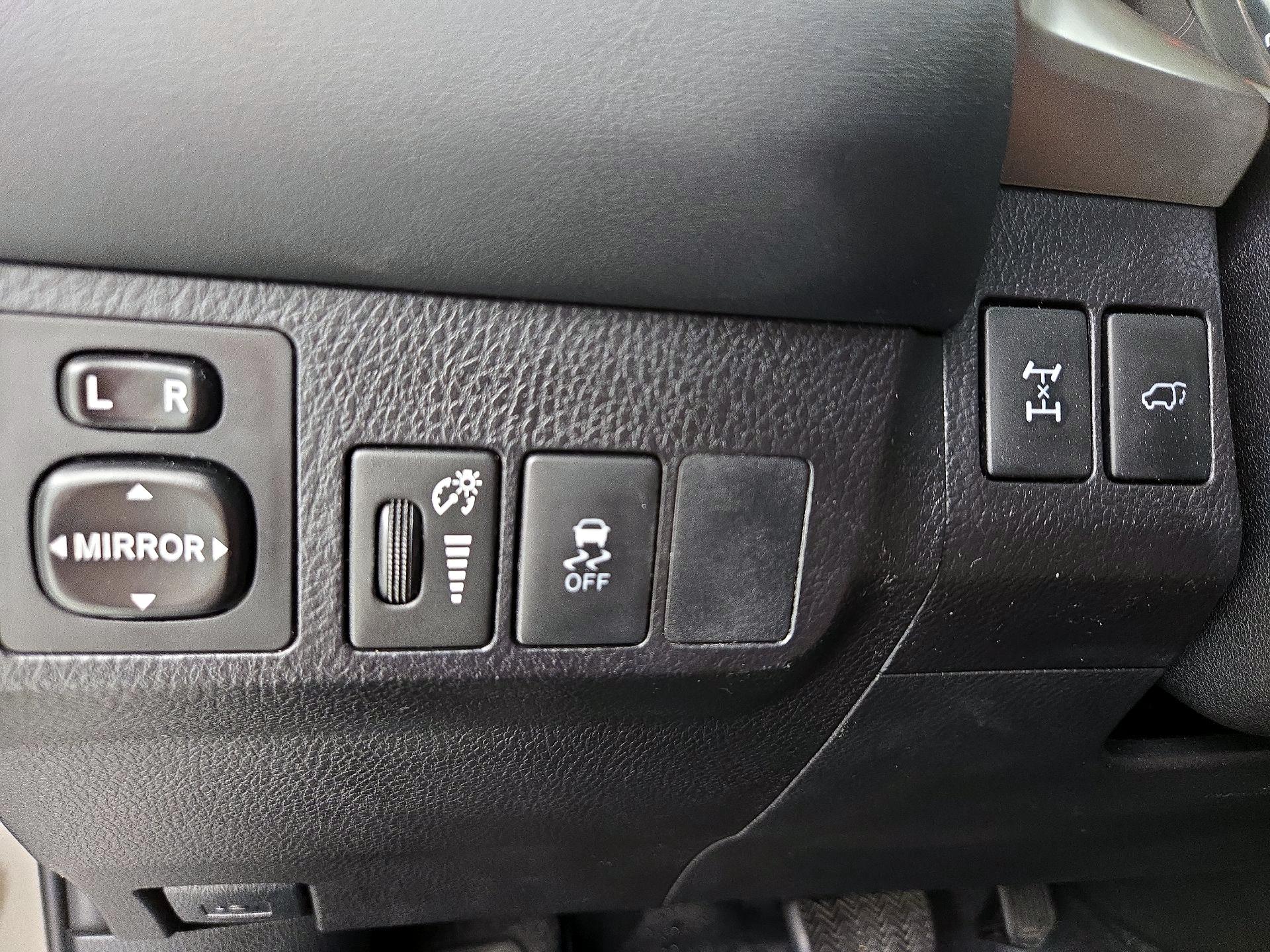 Thumbnail: 2015 Toyota RAV4 - 13
