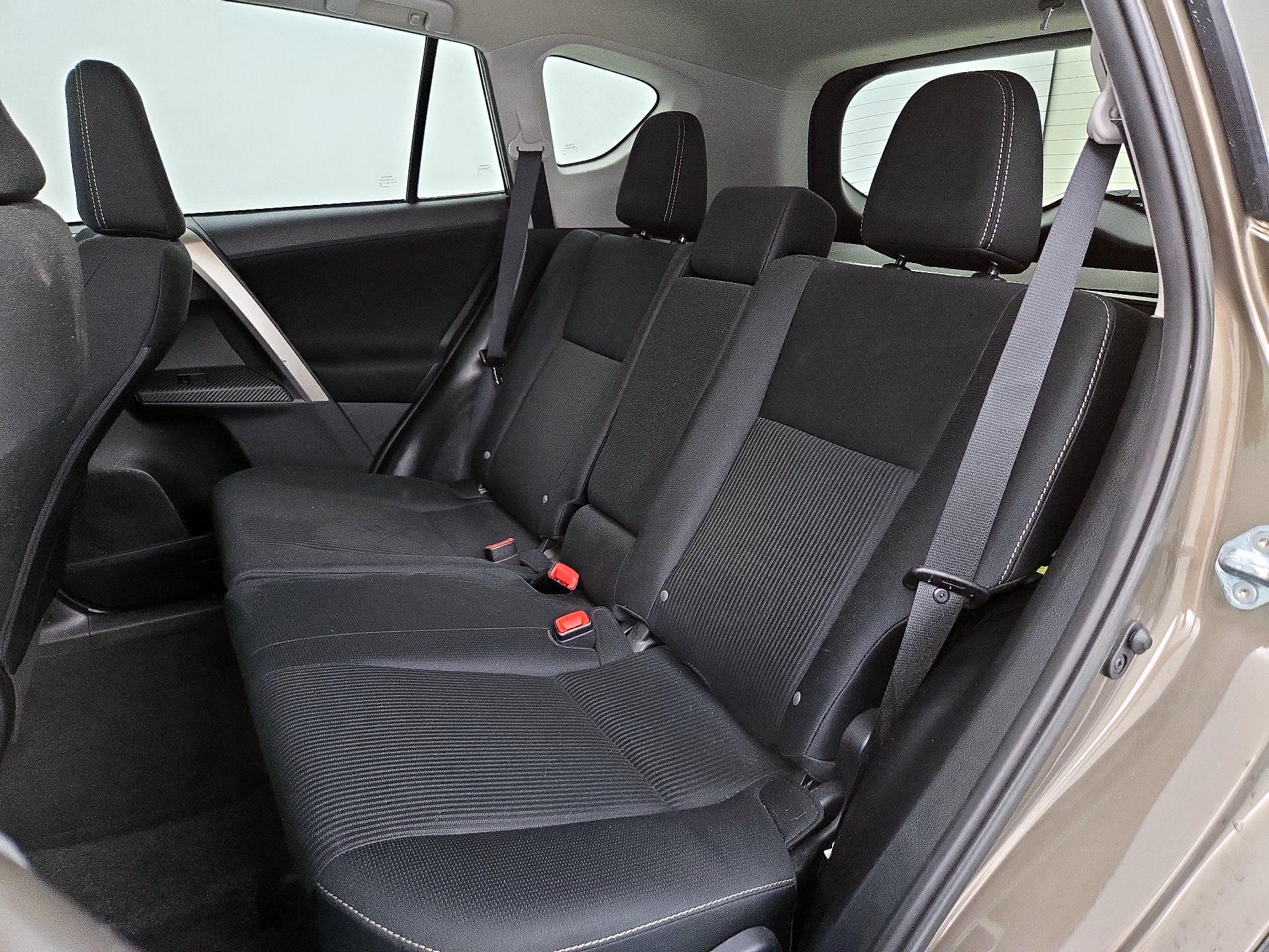 Thumbnail: 2015 Toyota RAV4 - 20