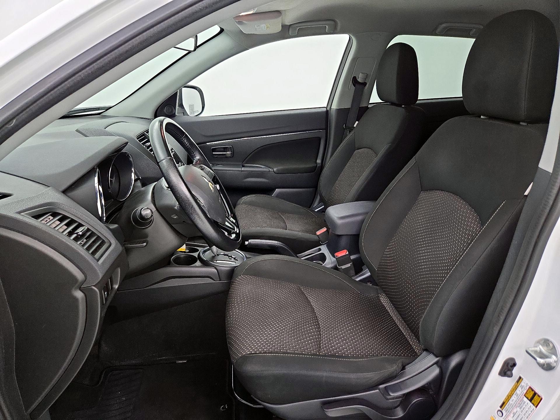 Thumbnail: 2016 Mitsubishi Outlander Sport - 11