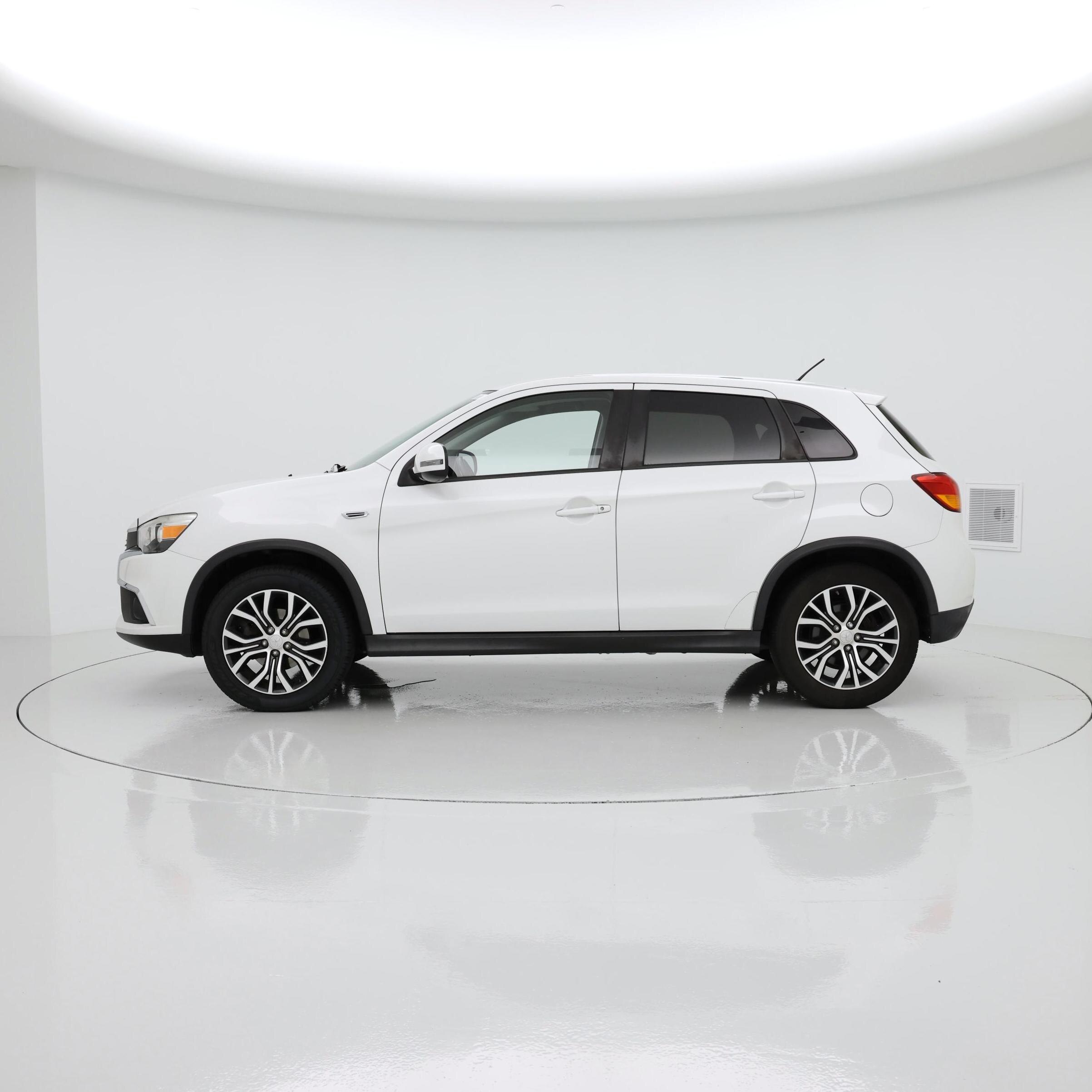 Thumbnail: 2016 Mitsubishi Outlander Sport - 3