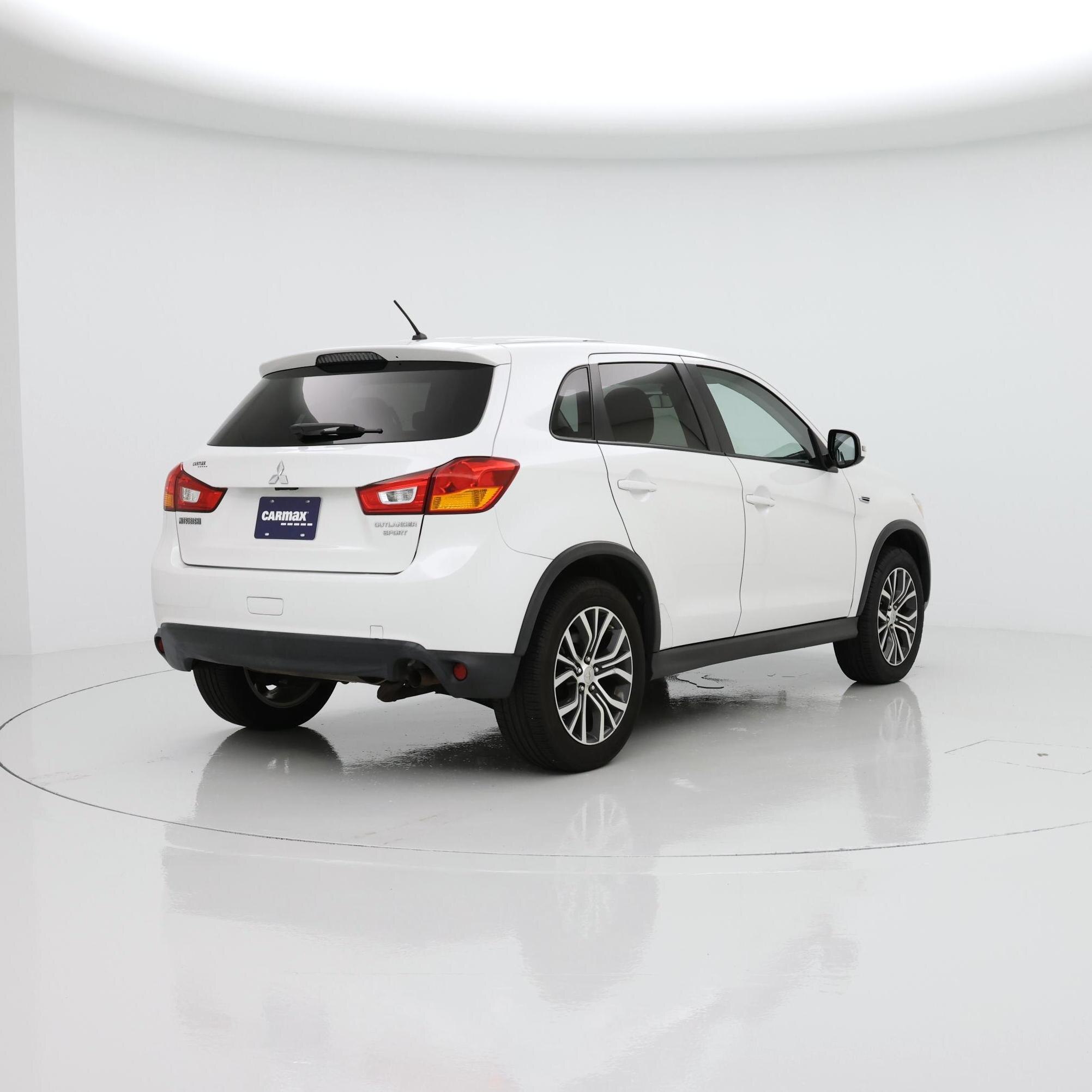 Thumbnail: 2016 Mitsubishi Outlander Sport - 8