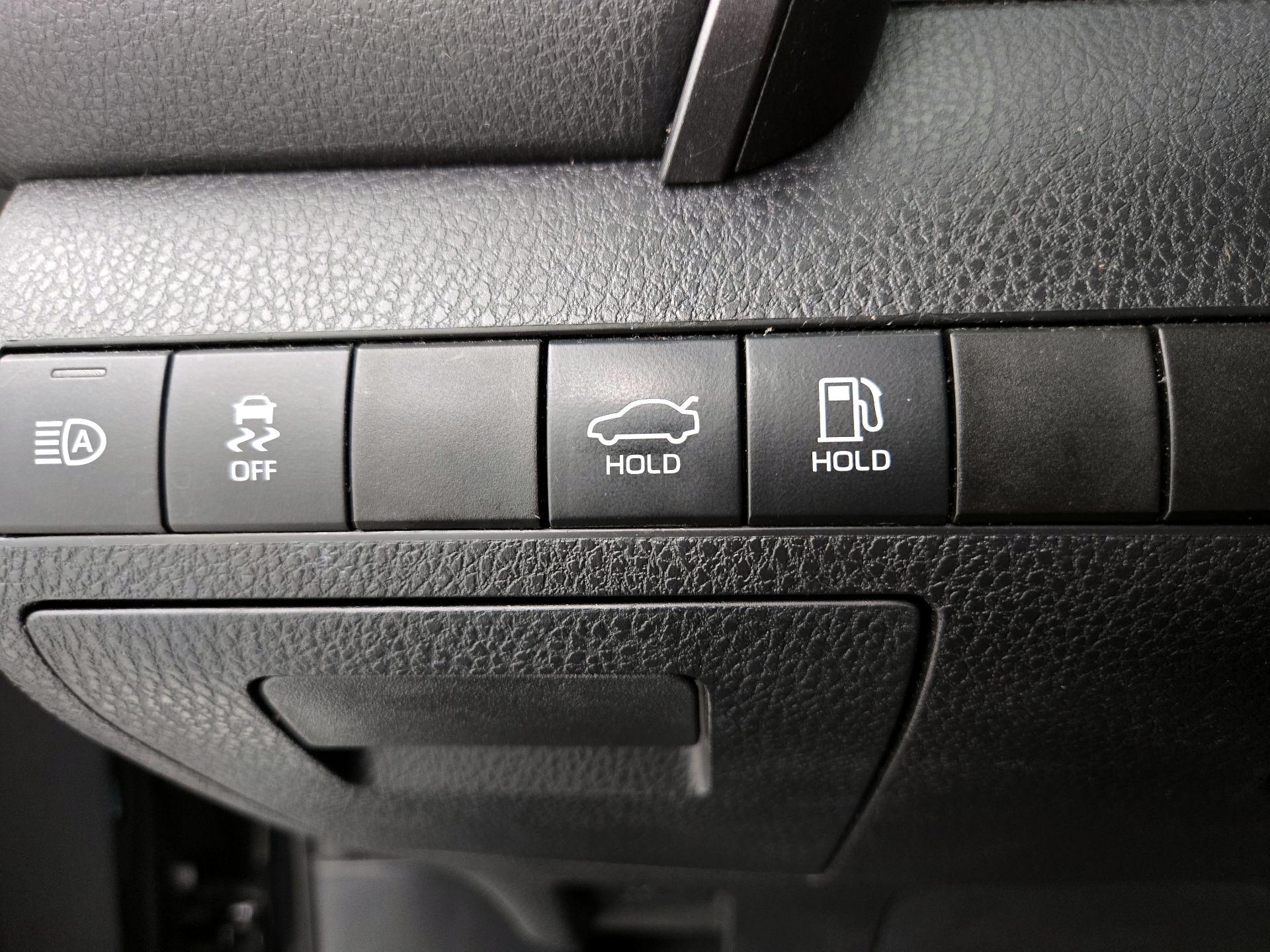Thumbnail: 2019 Toyota Camry - 13