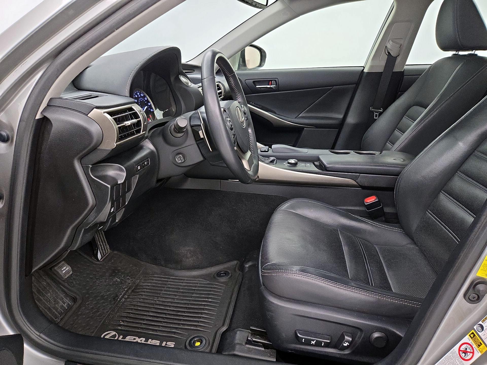 Thumbnail: 2015 Lexus IS - 11