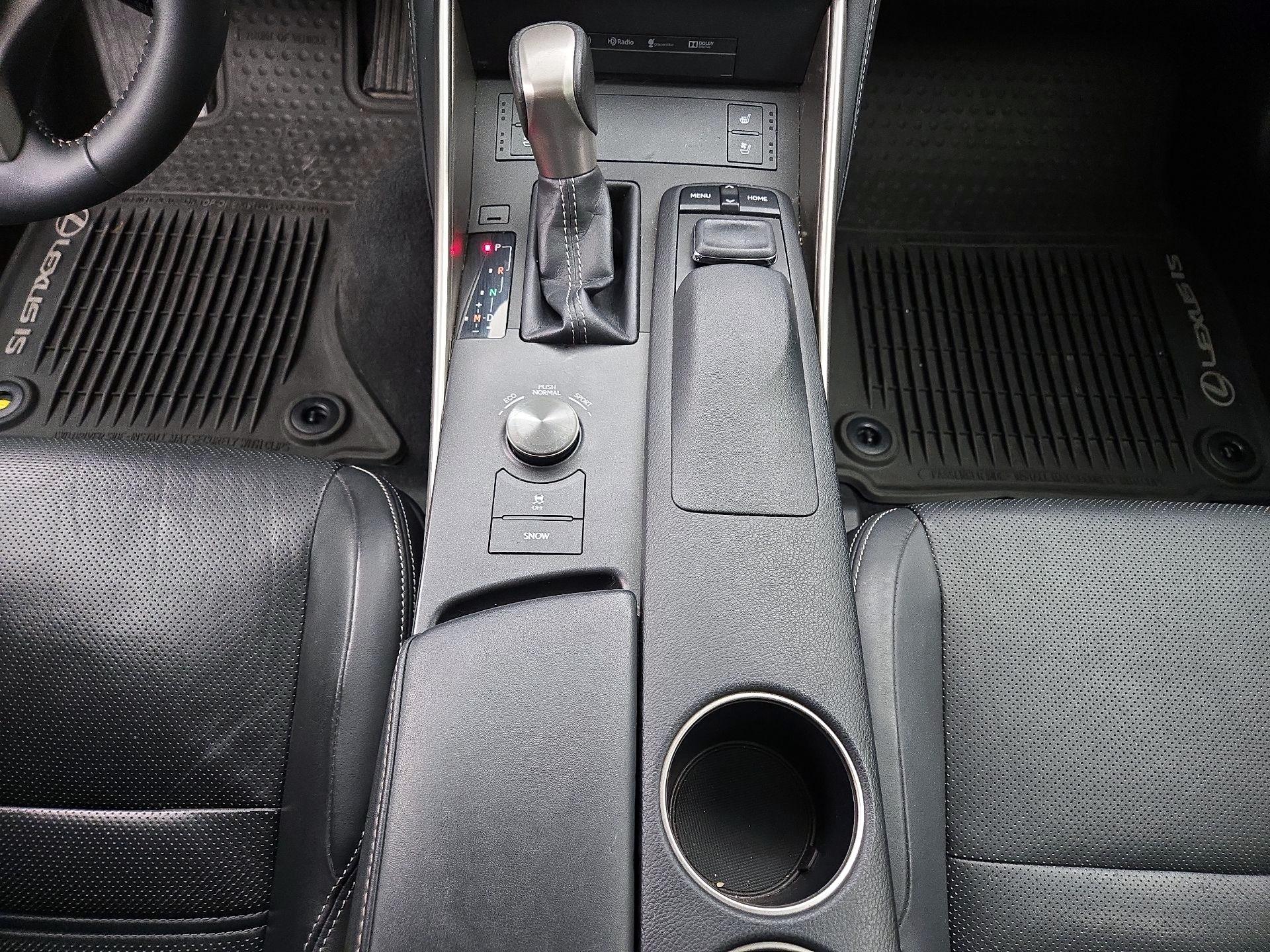 Thumbnail: 2015 Lexus IS - 18