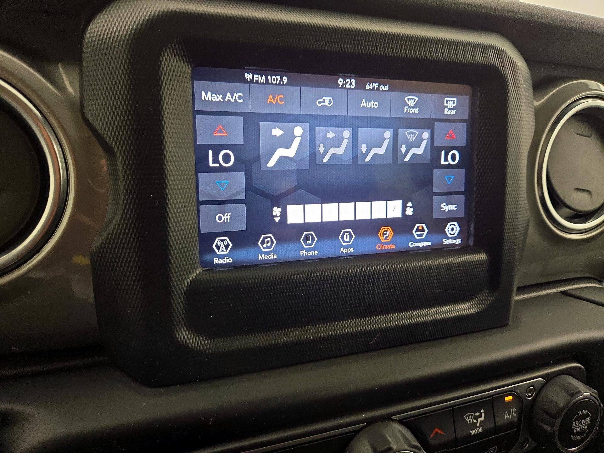 Thumbnail: 2019 Jeep Wrangler - 16