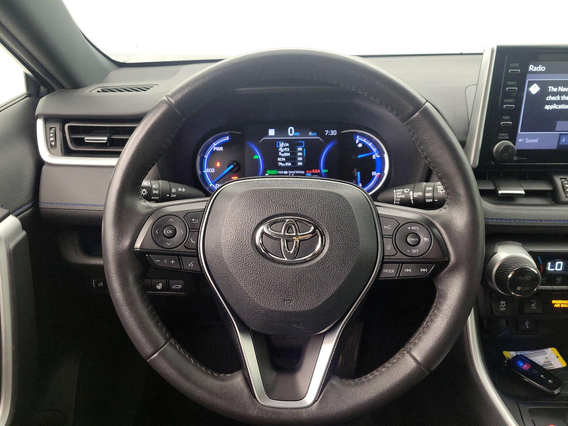 Thumbnail: 2021 Toyota RAV4 - 10