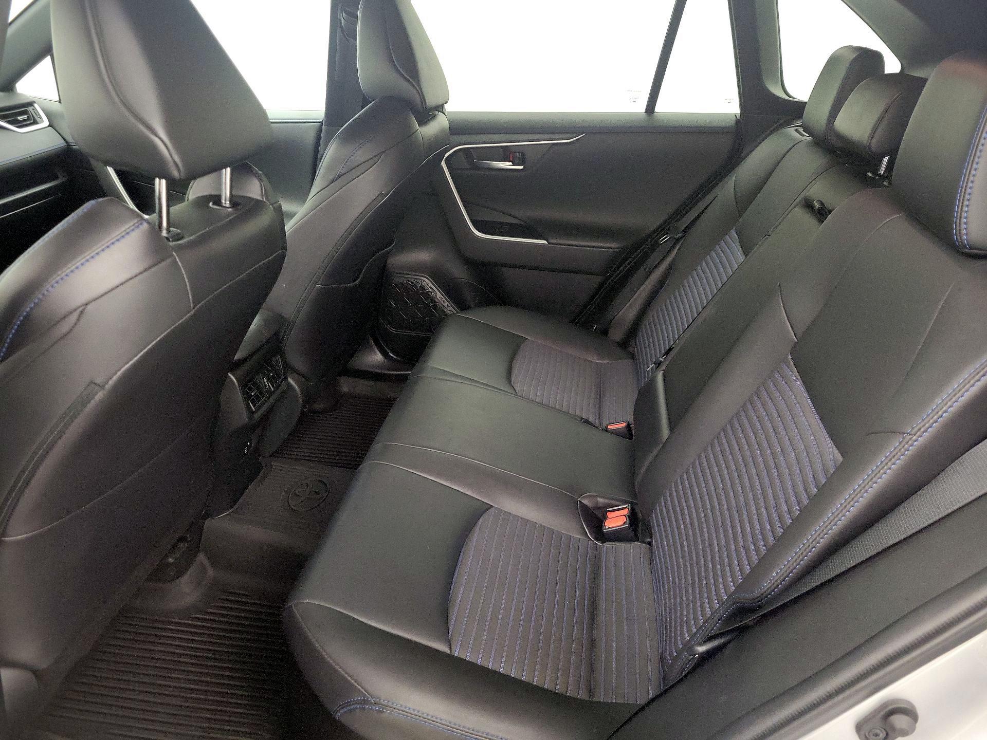 Thumbnail: 2021 Toyota RAV4 - 20