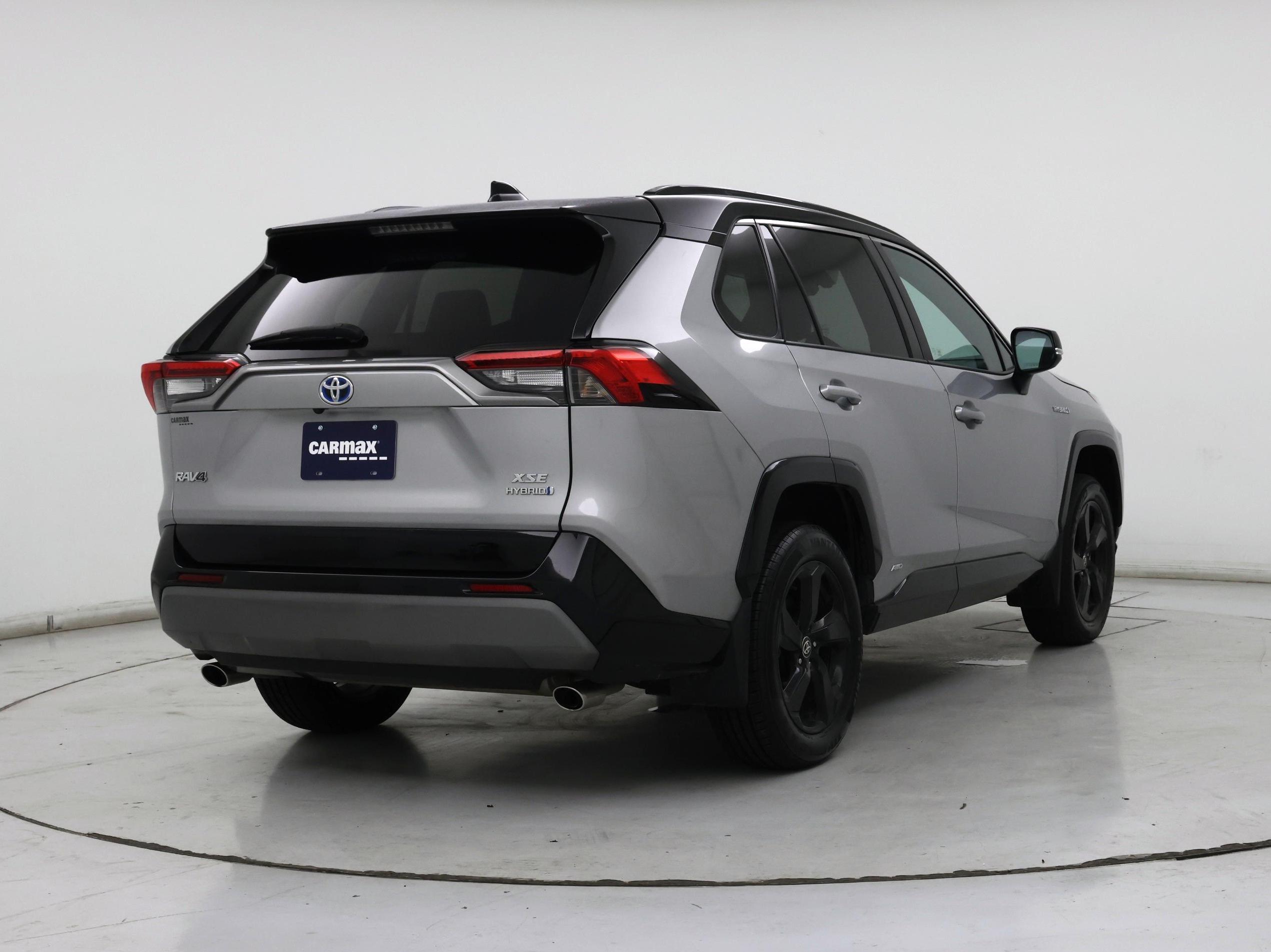 Thumbnail: 2021 Toyota RAV4 - 8