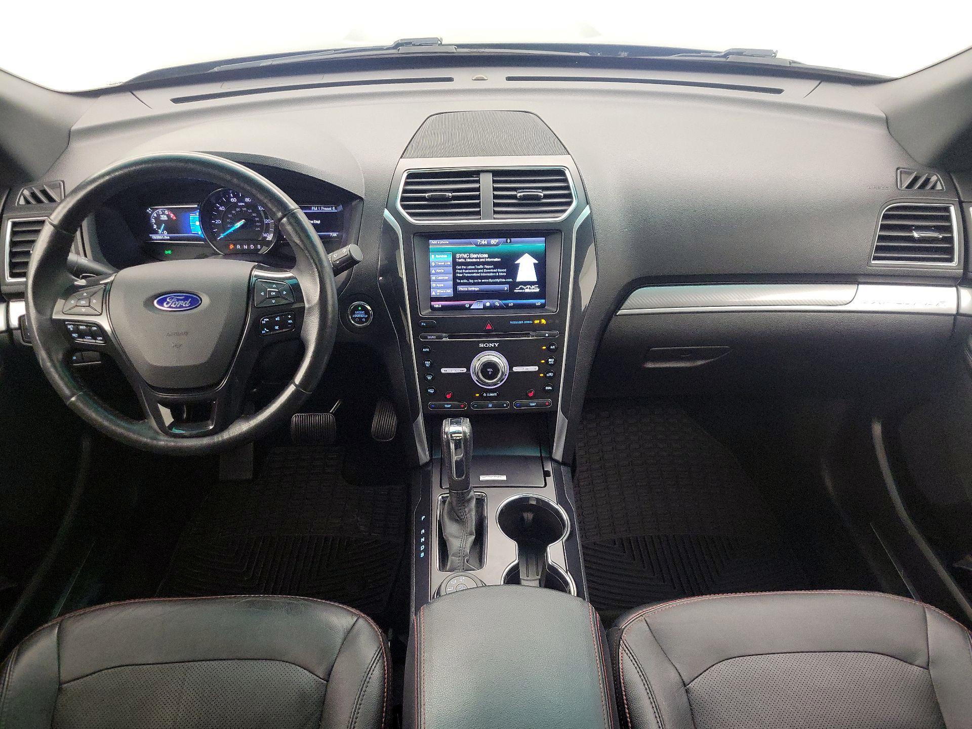 Thumbnail: 2016 Ford Explorer - 9