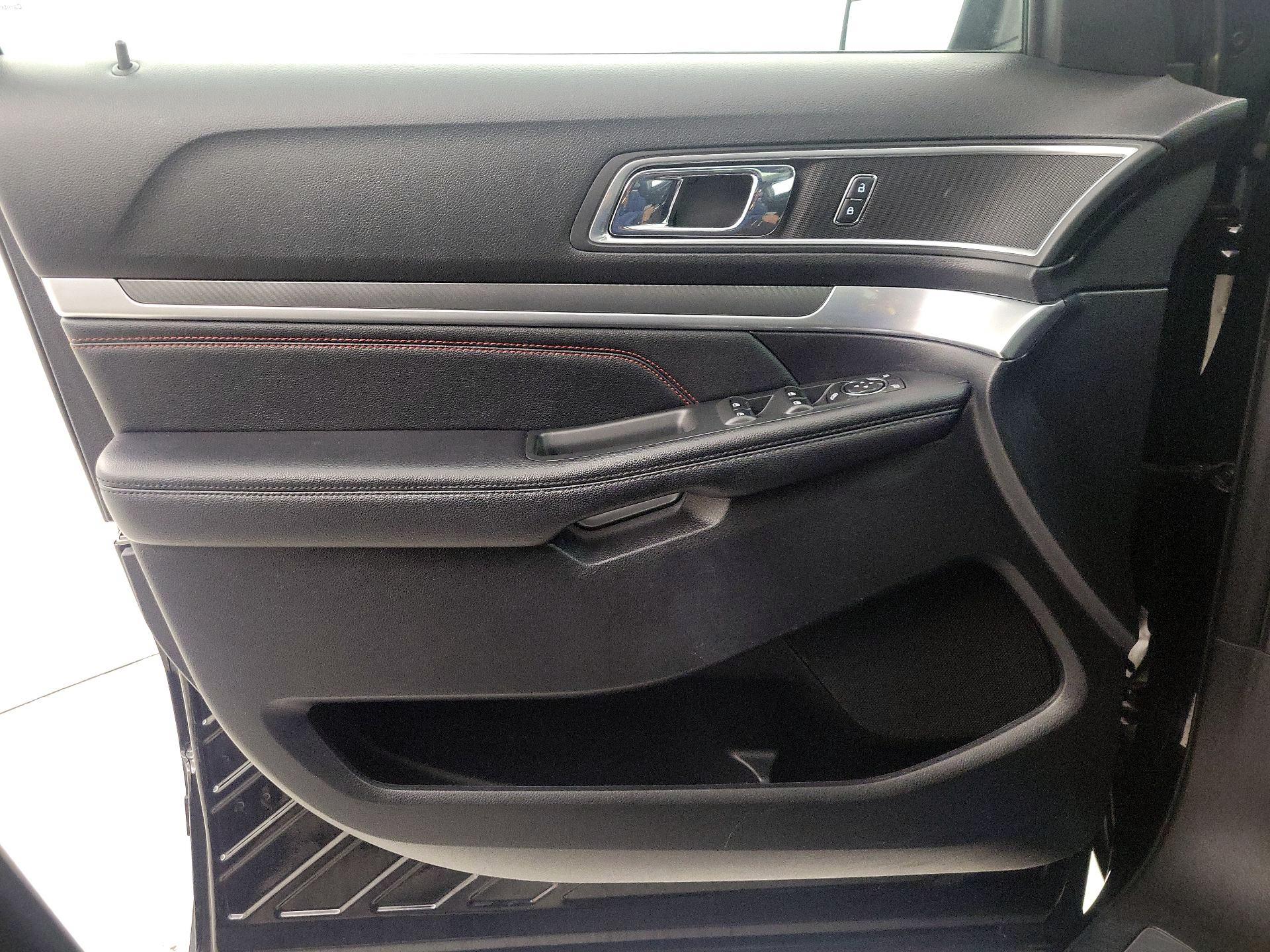 Thumbnail: 2016 Ford Explorer - 12