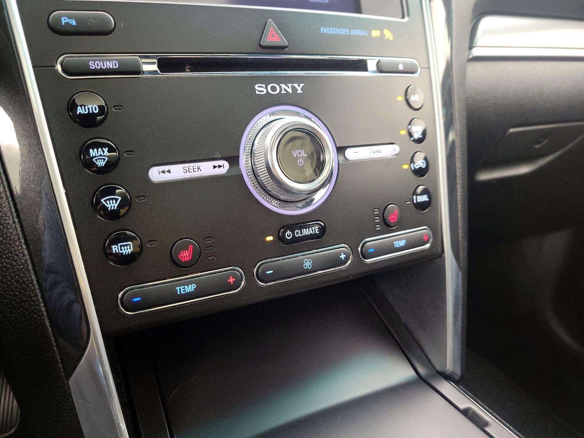 Thumbnail: 2016 Ford Explorer - 17