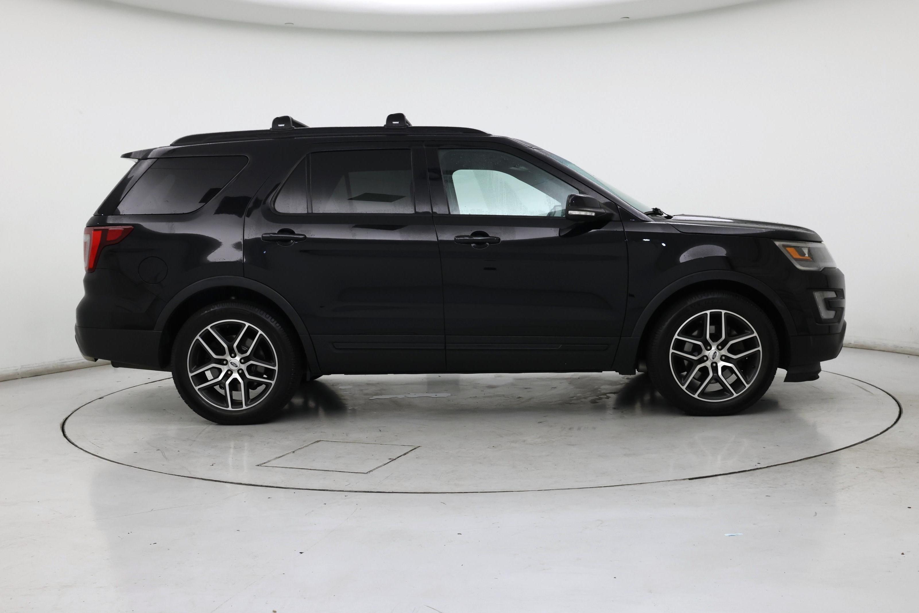 Thumbnail: 2016 Ford Explorer - 7