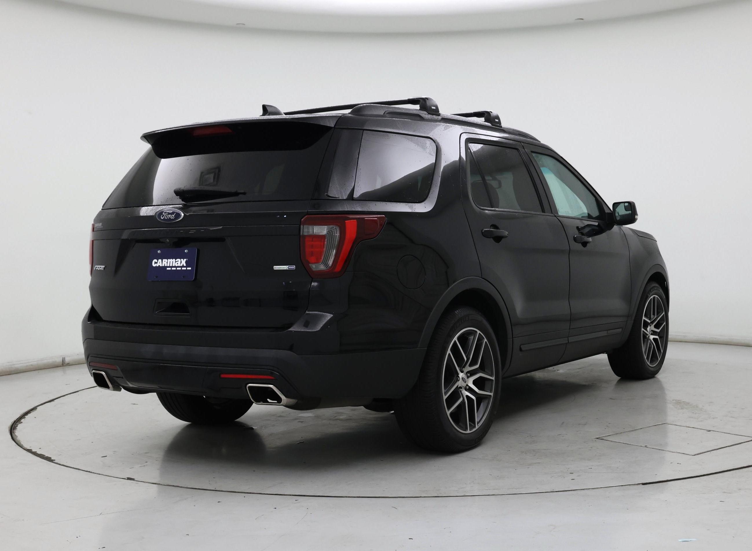 Thumbnail: 2016 Ford Explorer - 8