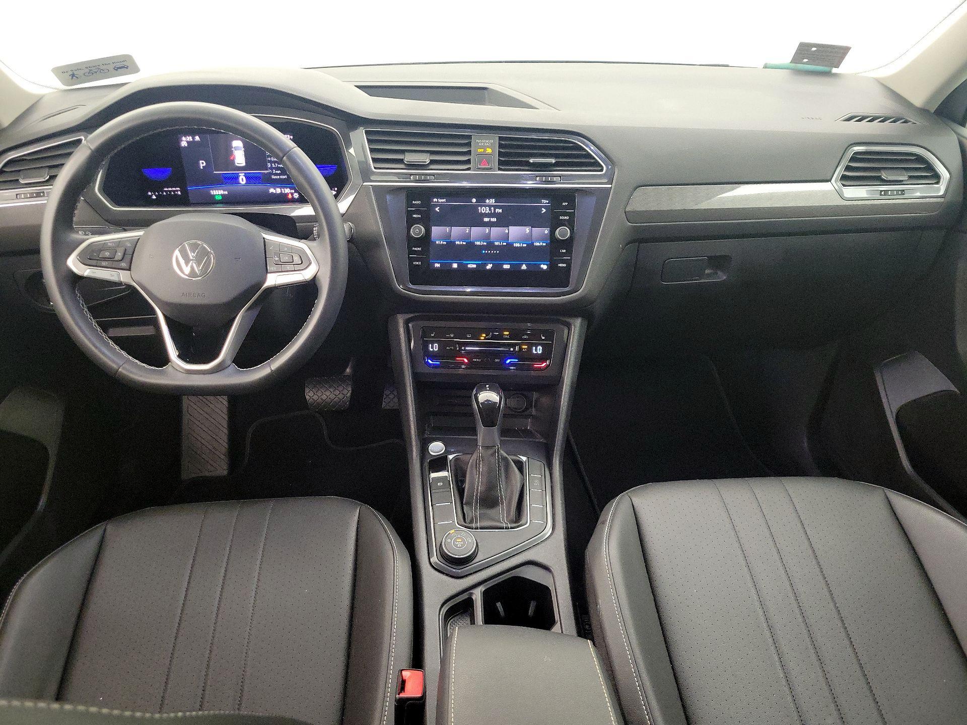 Thumbnail: 2023 Volkswagen Tiguan - 9