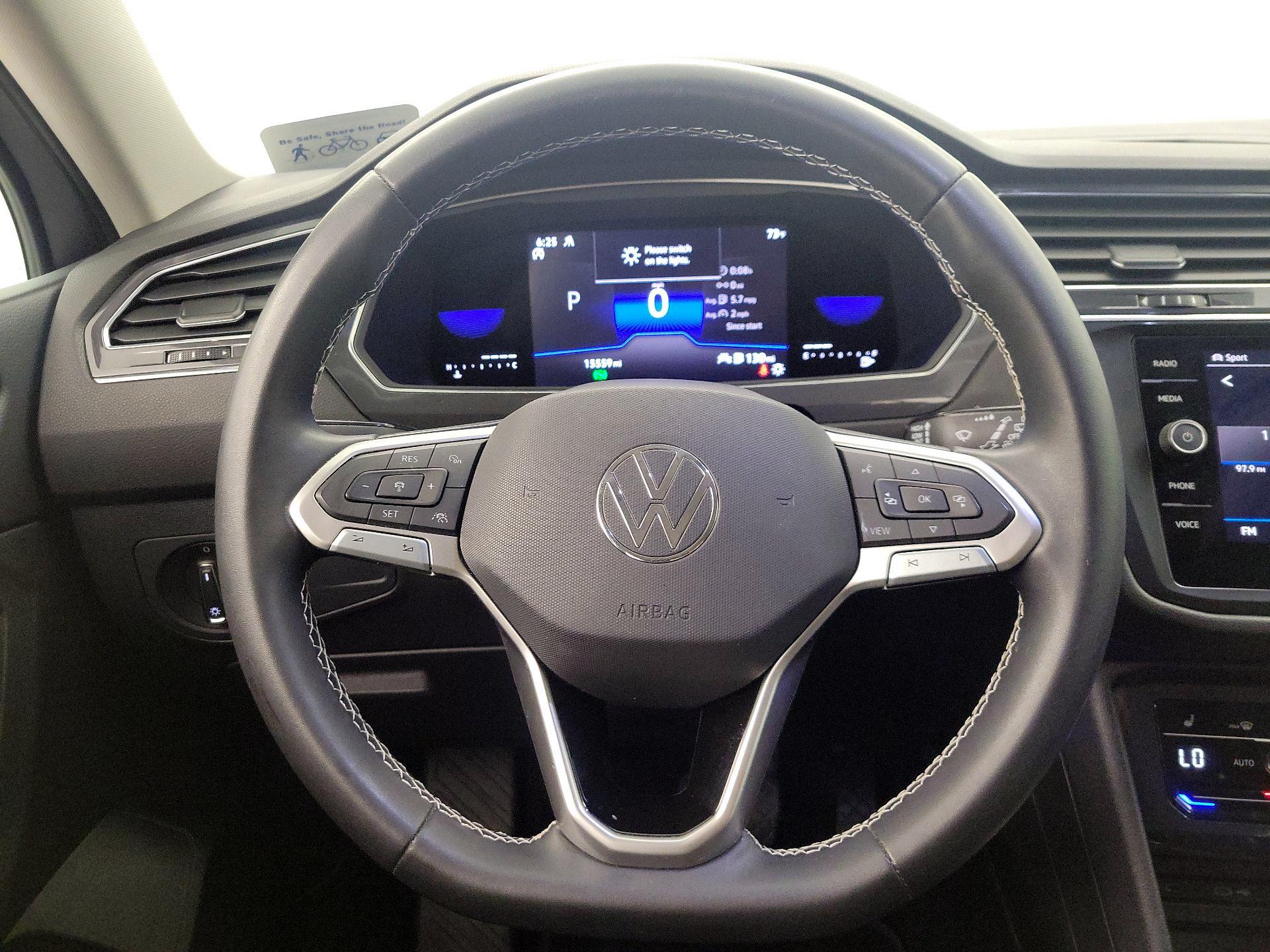 Thumbnail: 2023 Volkswagen Tiguan - 10