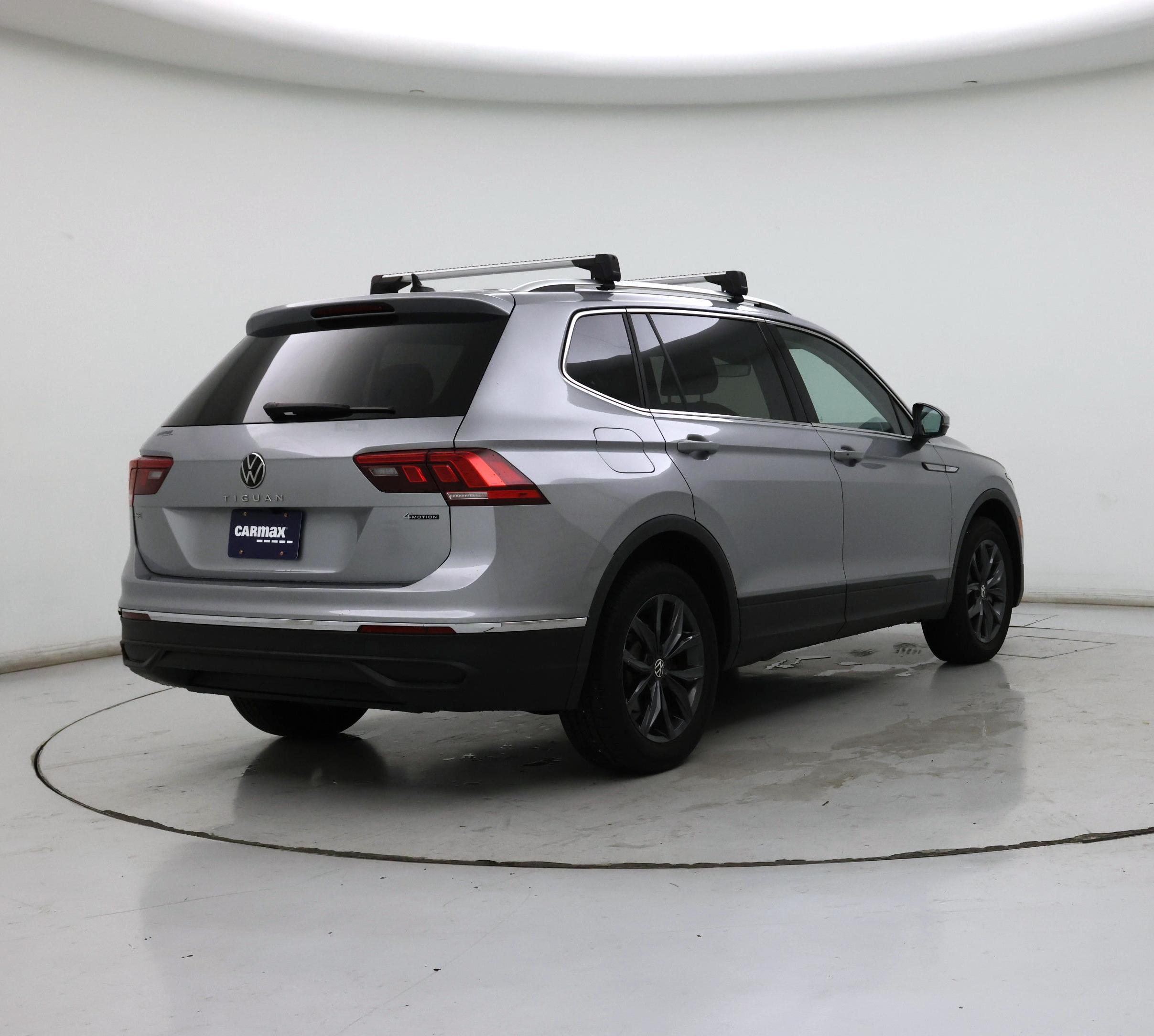 Thumbnail: 2023 Volkswagen Tiguan - 8