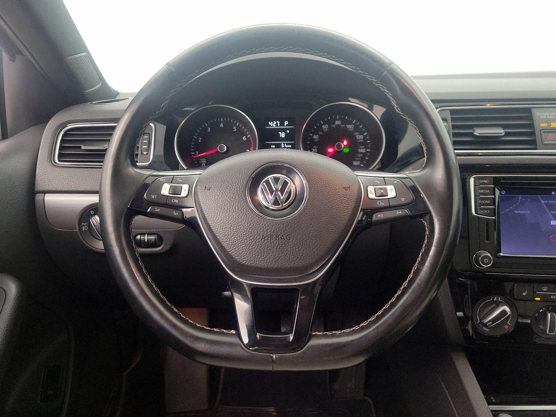 Thumbnail: 2017 Volkswagen Jetta - 10