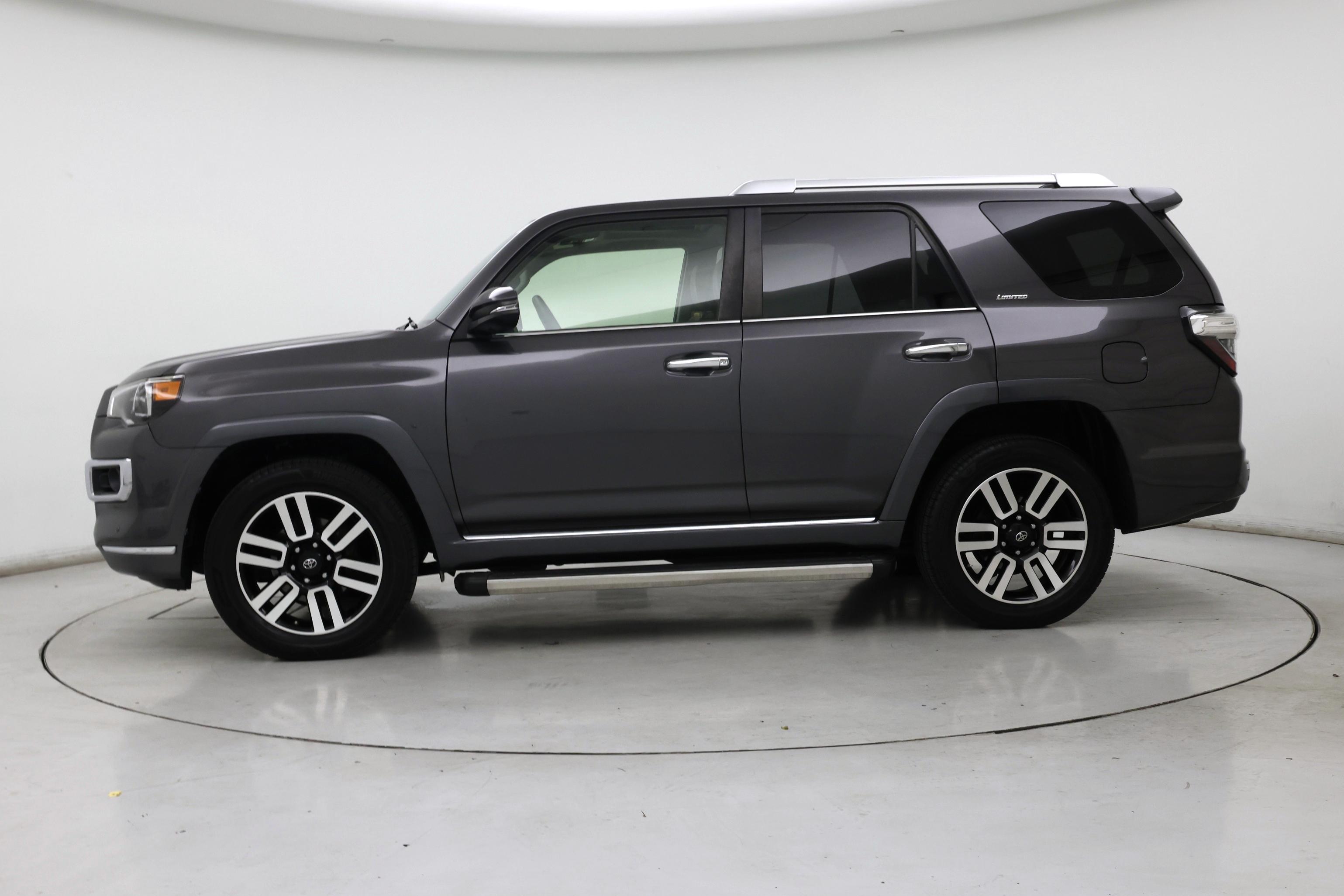 Thumbnail: 2019 Toyota 4Runner - 3