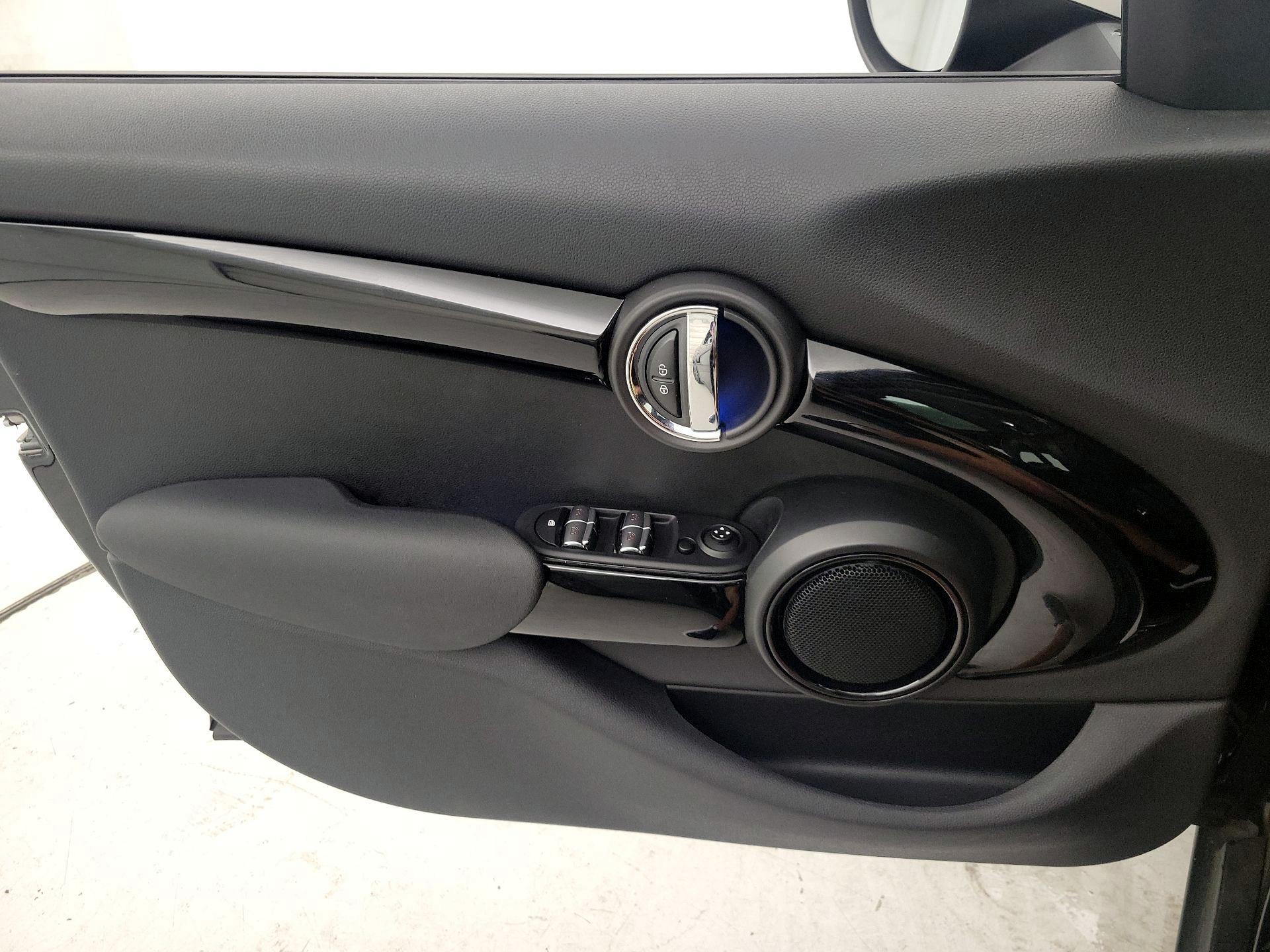 Thumbnail: 2019 MINI Cooper Hardtop - 12
