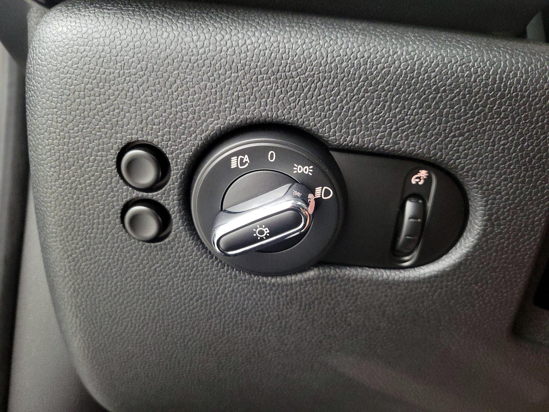 Thumbnail: 2019 MINI Cooper Hardtop - 13