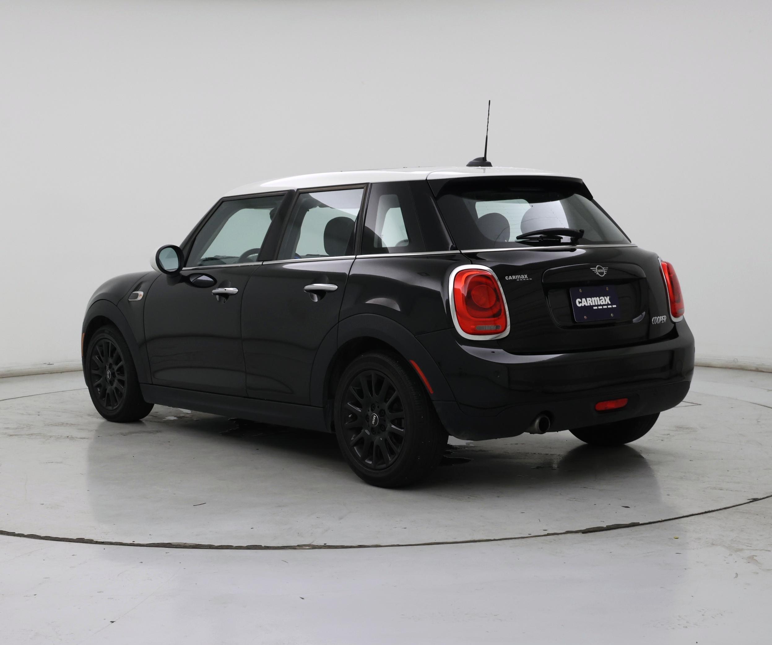 Thumbnail: 2019 MINI Cooper Hardtop - 2