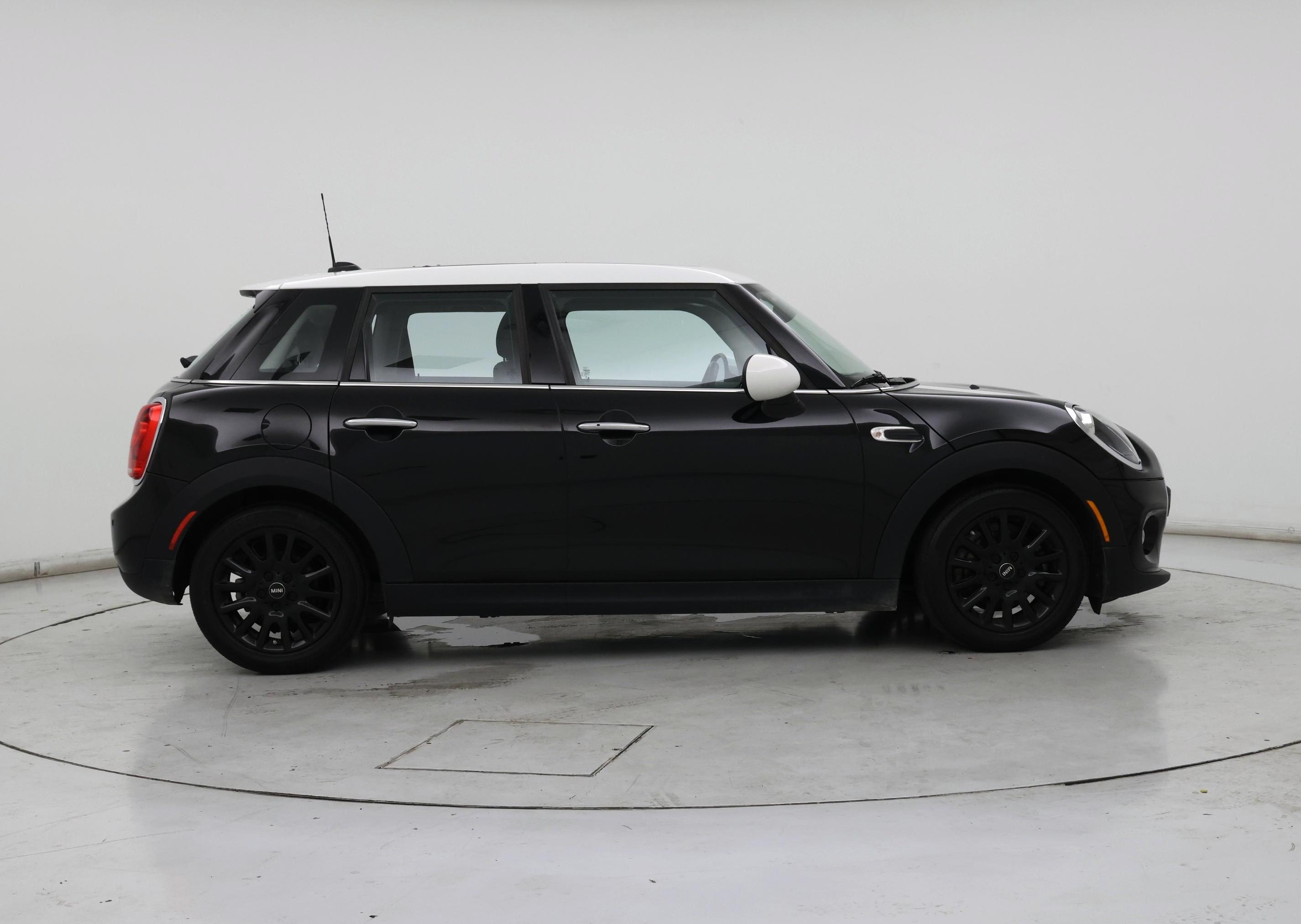 Thumbnail: 2019 MINI Cooper Hardtop - 7