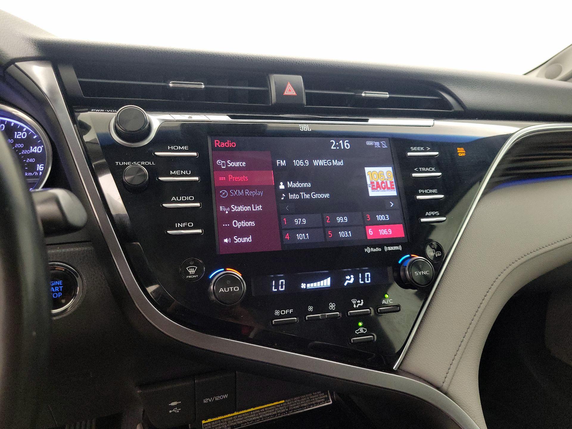 Thumbnail: 2018 Toyota Camry - 15