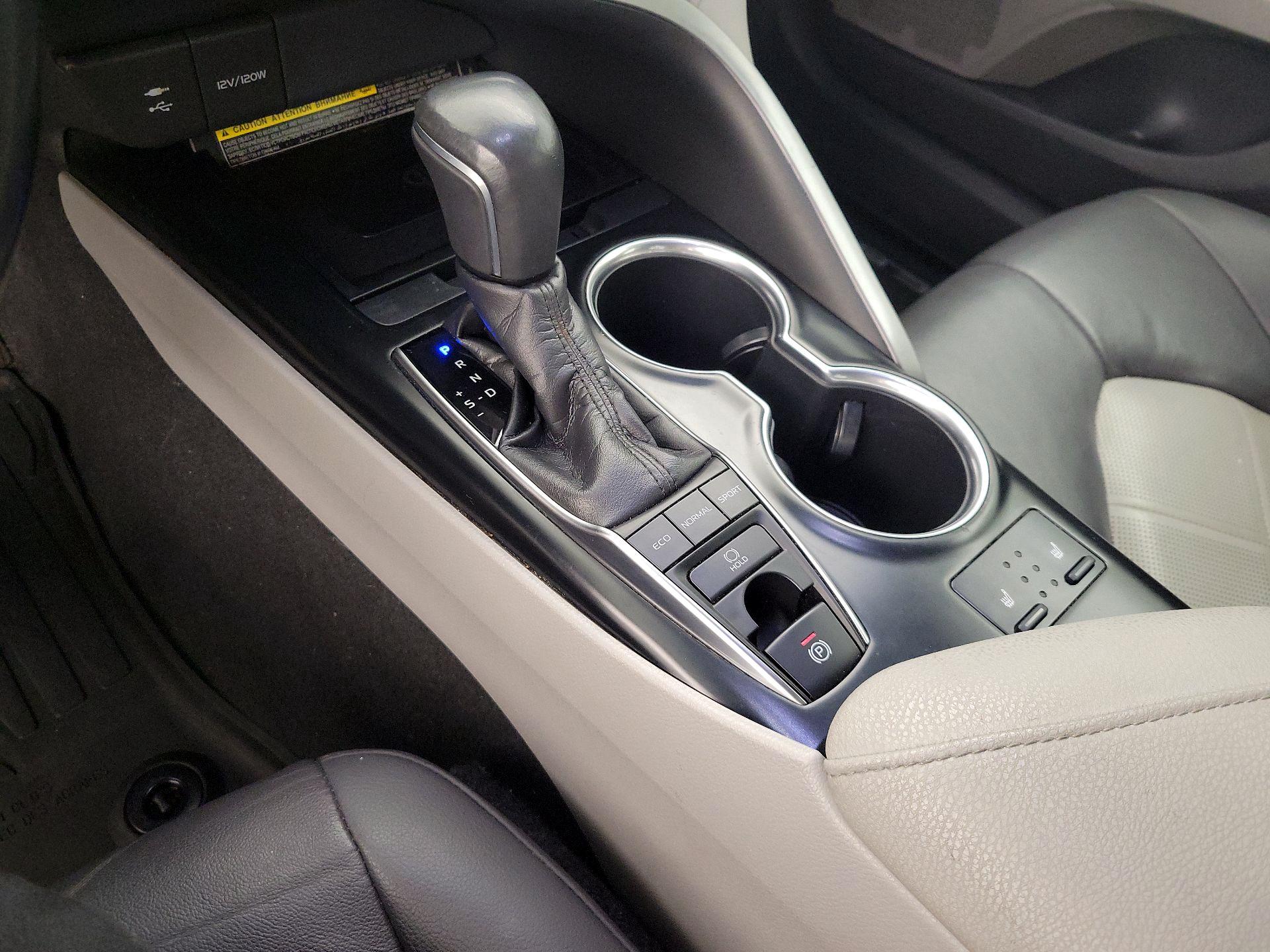 Thumbnail: 2018 Toyota Camry - 17