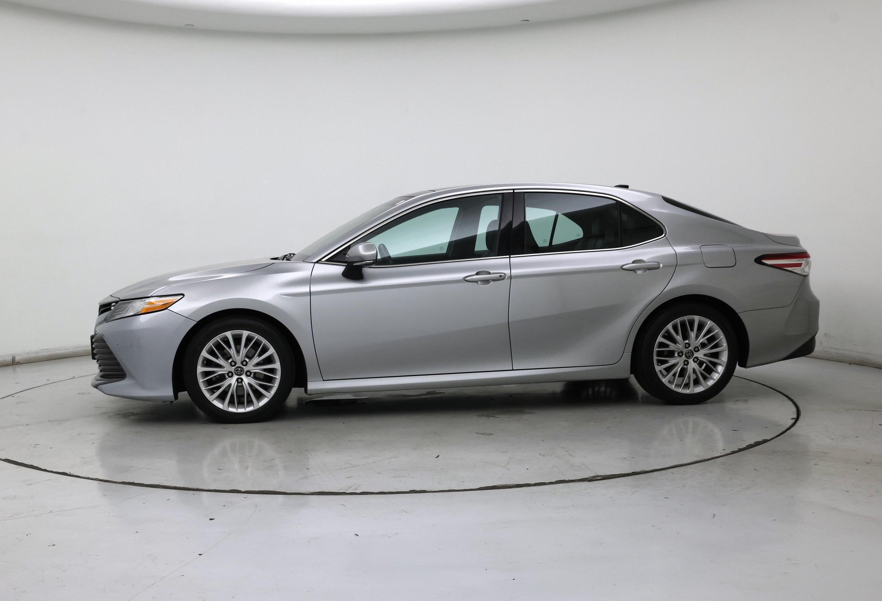 Thumbnail: 2018 Toyota Camry - 3