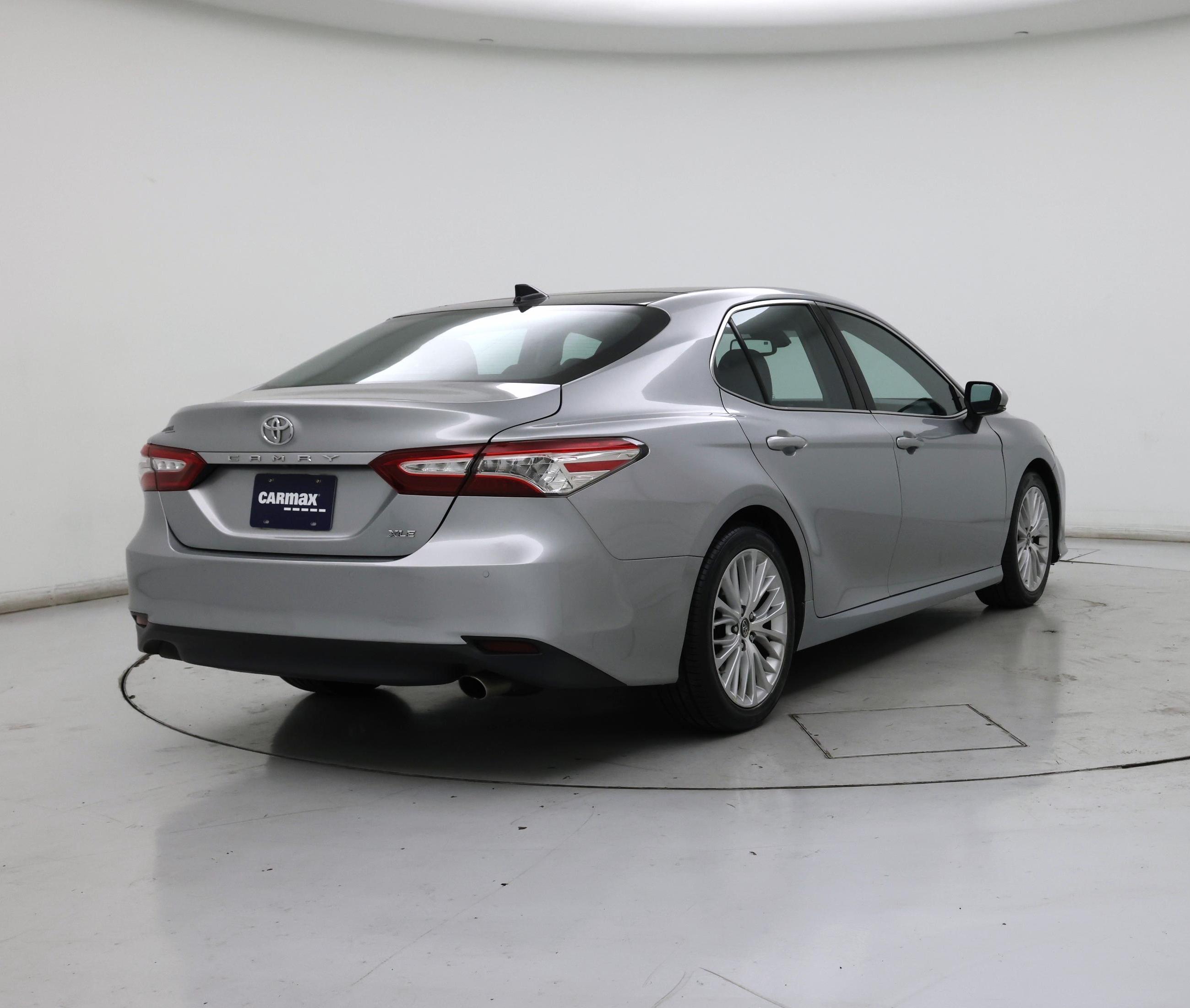 Thumbnail: 2018 Toyota Camry - 8