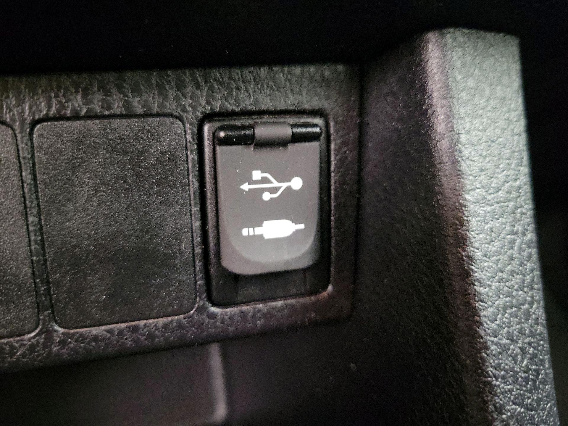 Thumbnail: 2014 Toyota Corolla - 18