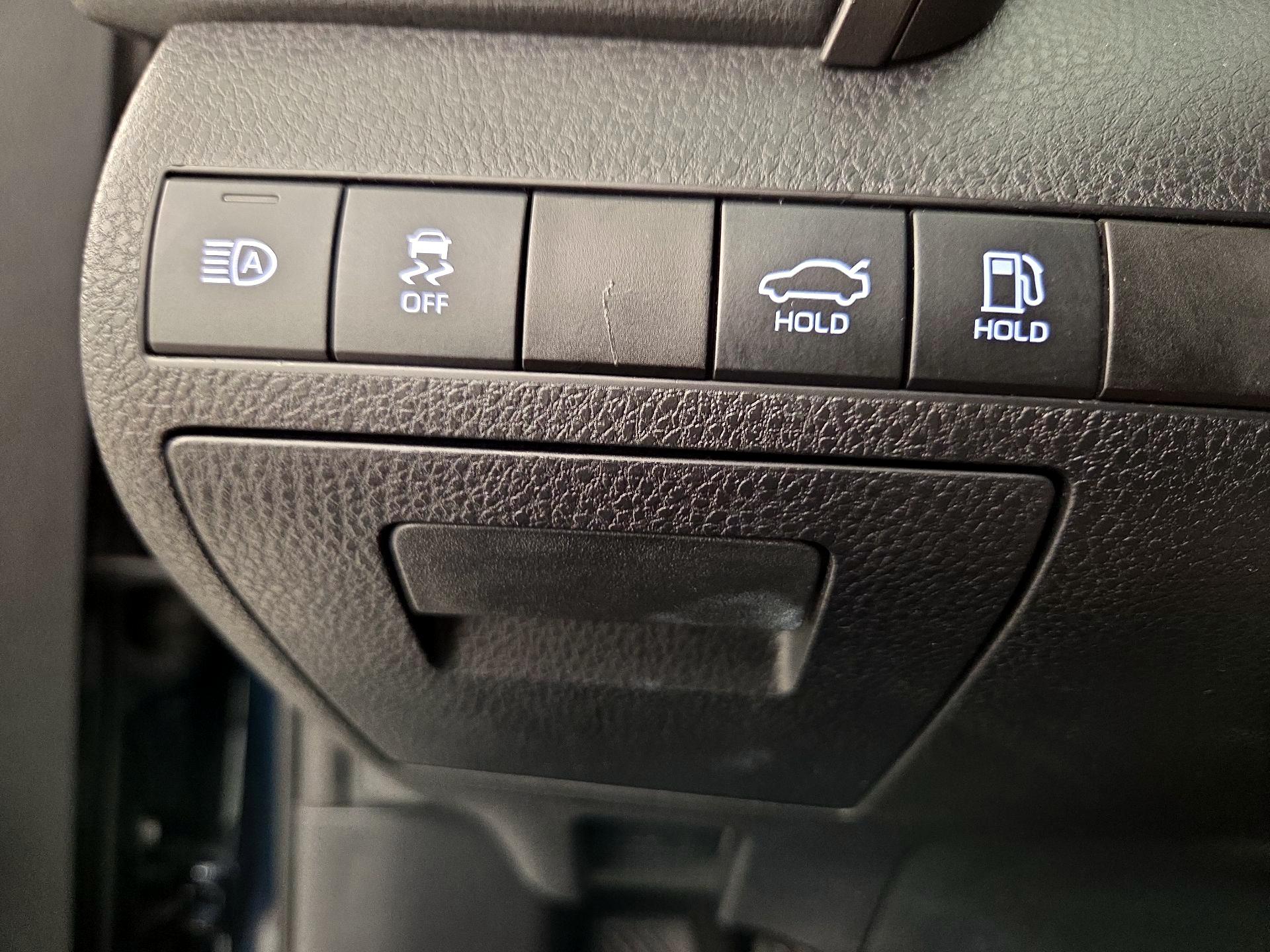 Thumbnail: 2019 Toyota Camry - 13