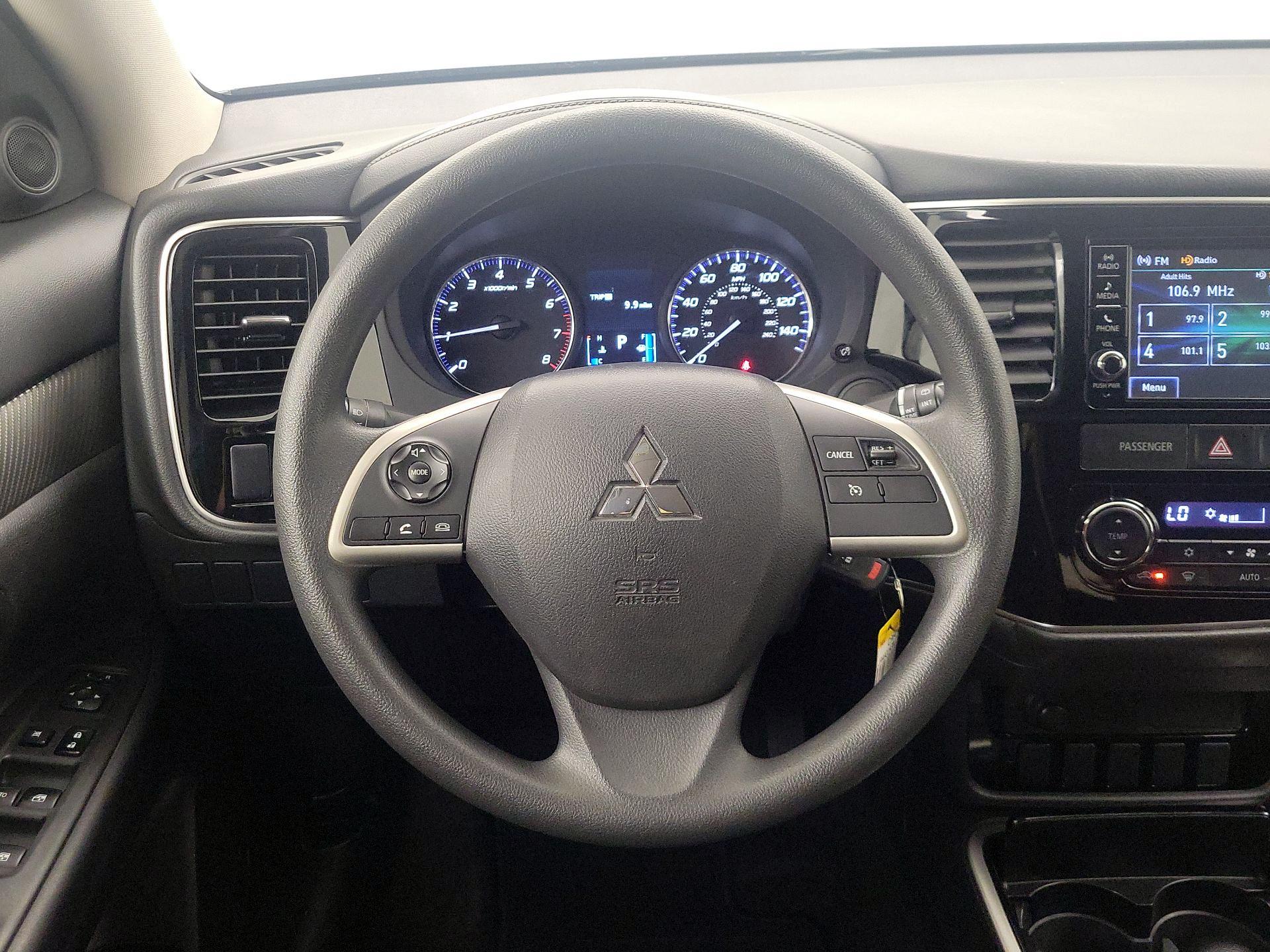 Thumbnail: 2018 Mitsubishi Outlander - 10