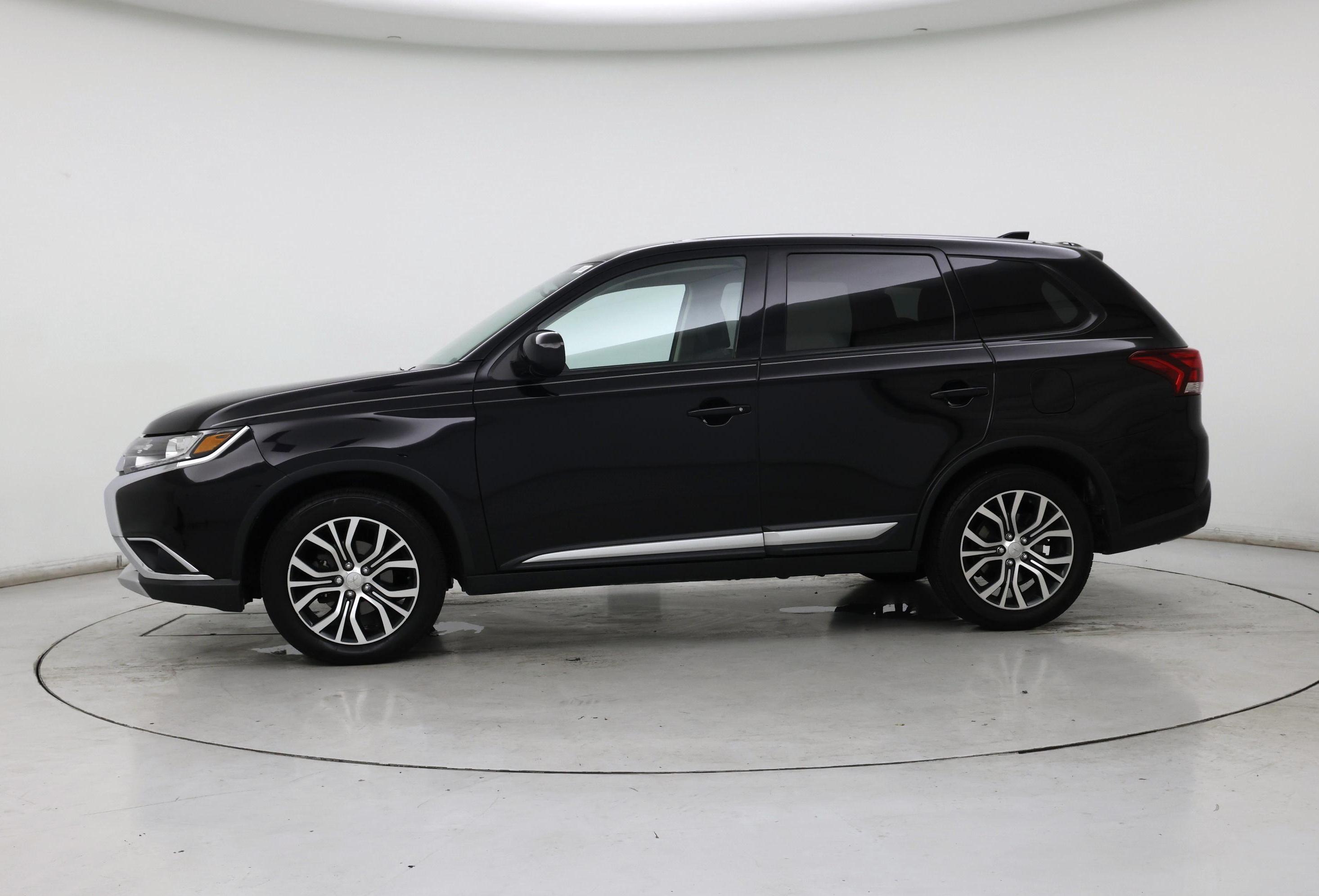 Thumbnail: 2018 Mitsubishi Outlander - 3