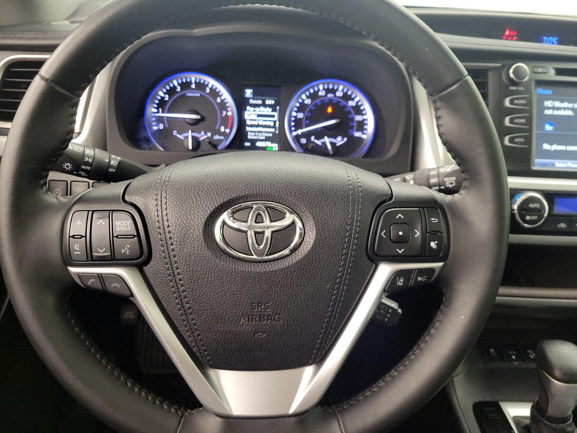 Thumbnail: 2017 Toyota Highlander - 10