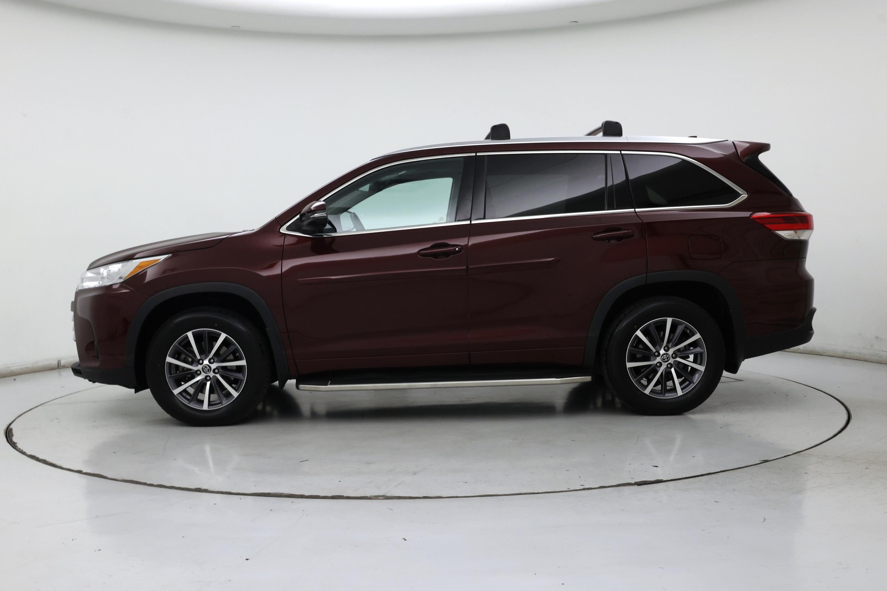 Thumbnail: 2017 Toyota Highlander - 3