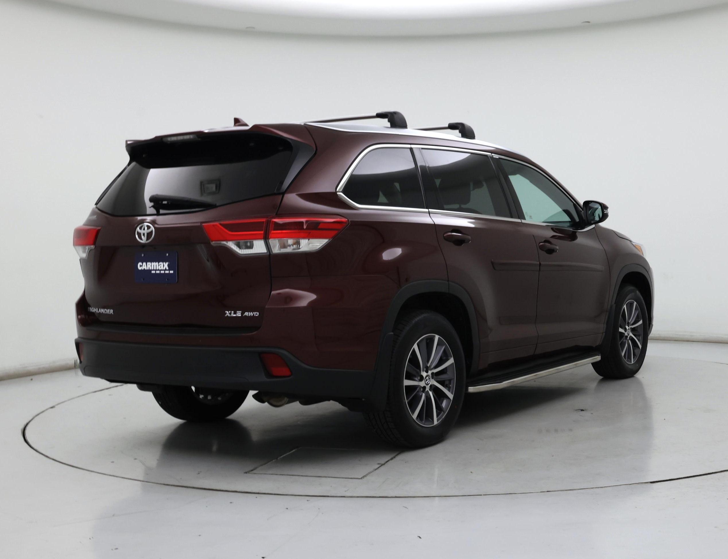 Thumbnail: 2017 Toyota Highlander - 8