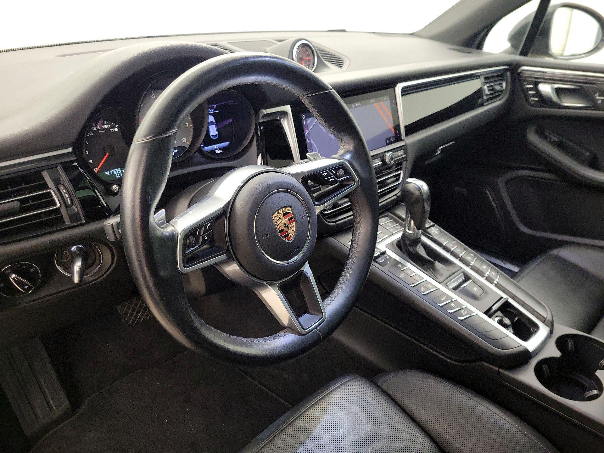 Thumbnail: 2021 Porsche Macan - 9