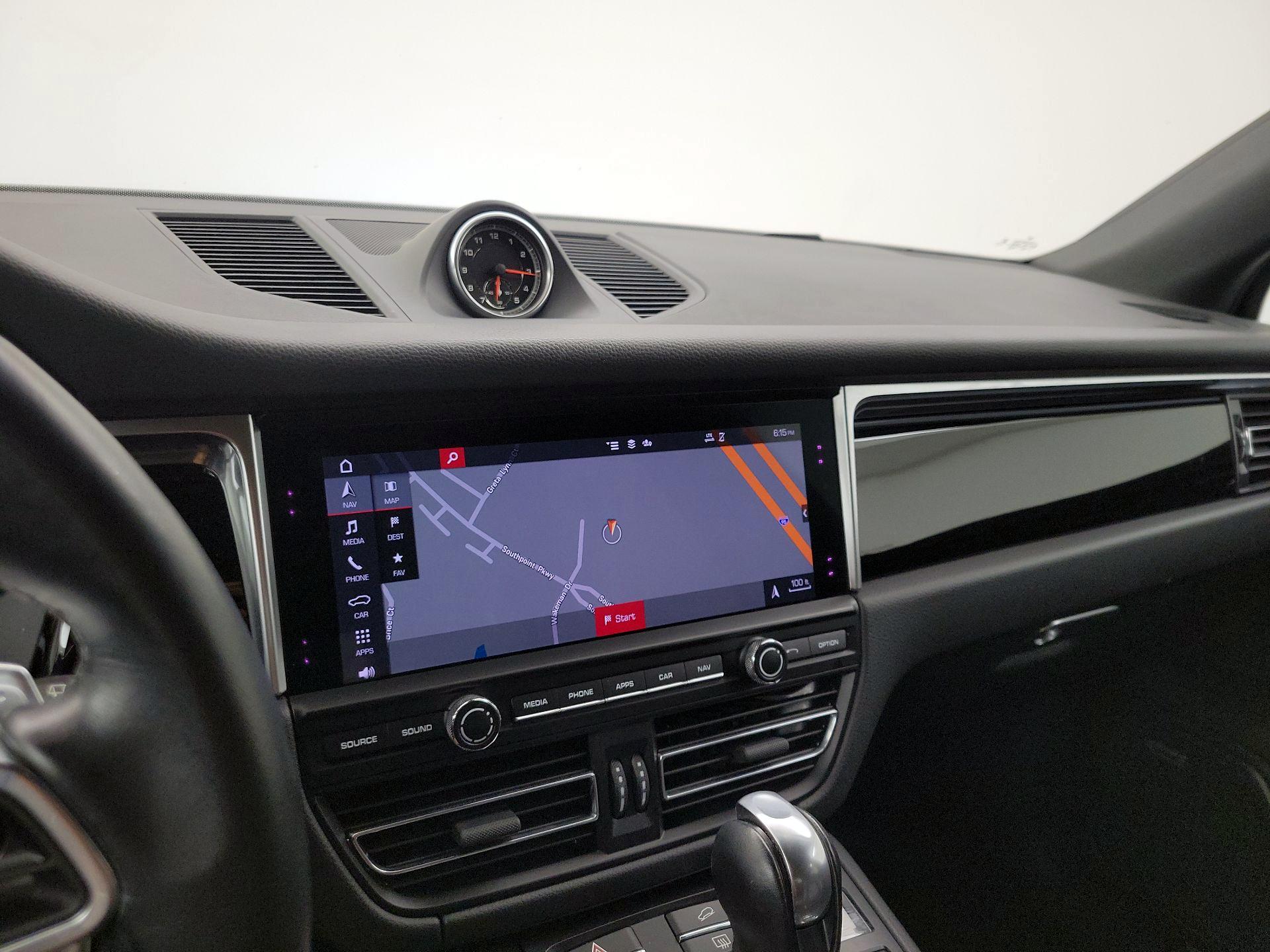Thumbnail: 2021 Porsche Macan - 14