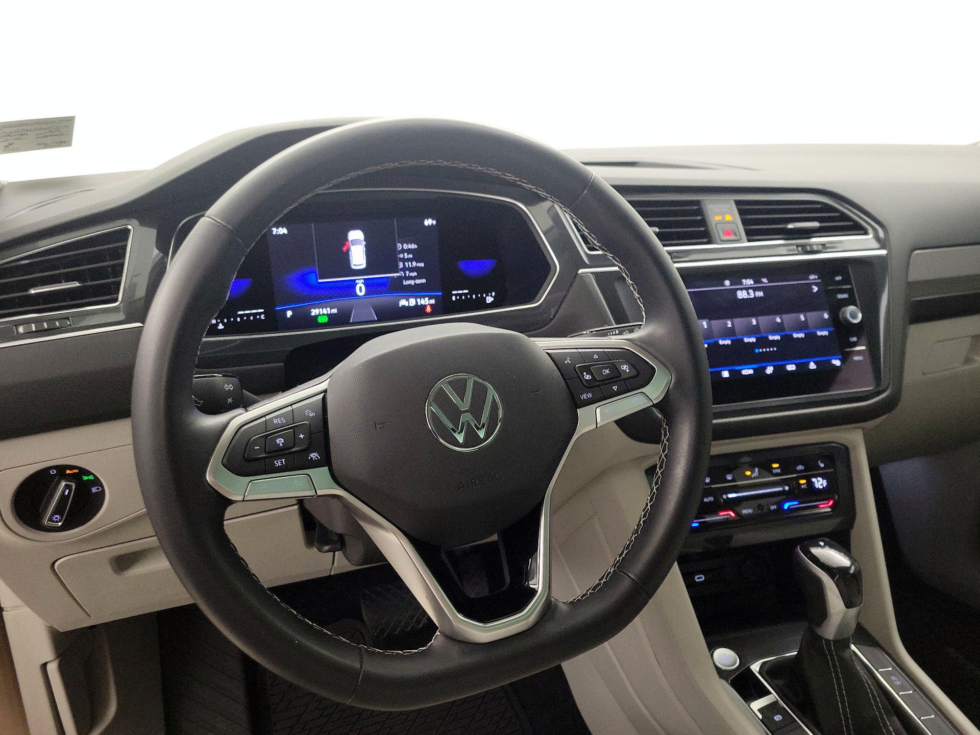 Thumbnail: 2023 Volkswagen Tiguan - 10