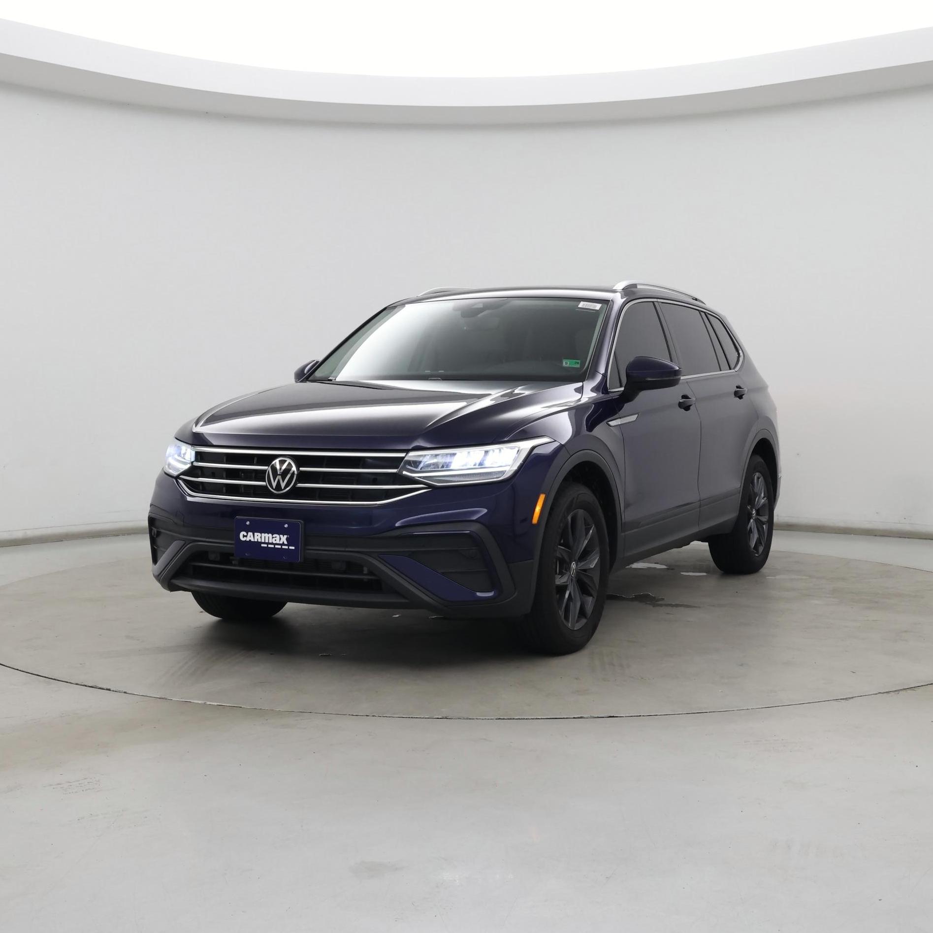 Thumbnail: 2023 Volkswagen Tiguan - 4