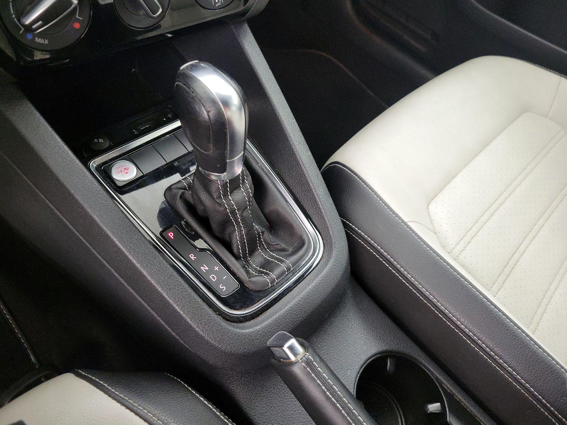 Thumbnail: 2016 Volkswagen Jetta - 18