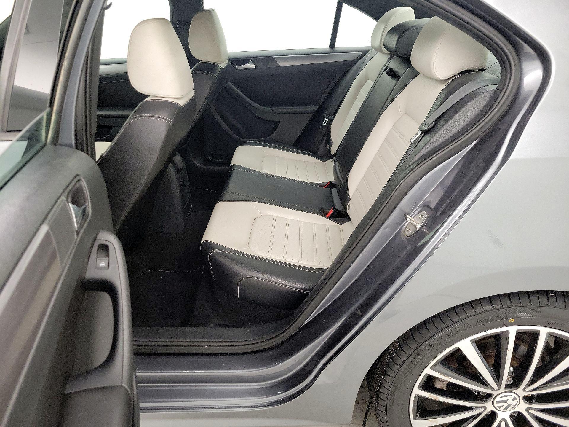 Thumbnail: 2016 Volkswagen Jetta - 20