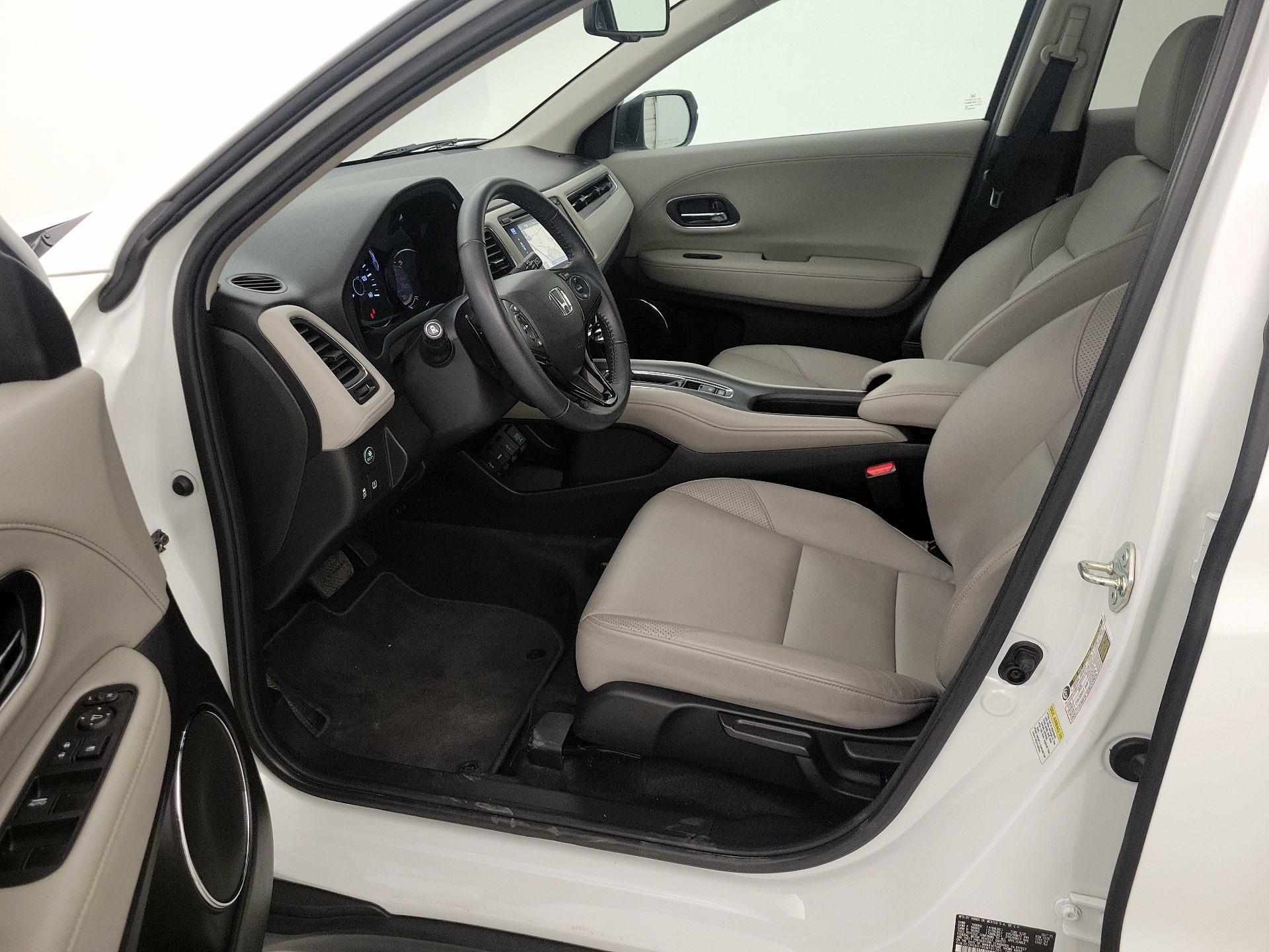 Thumbnail: 2016 Honda HR-V - 11