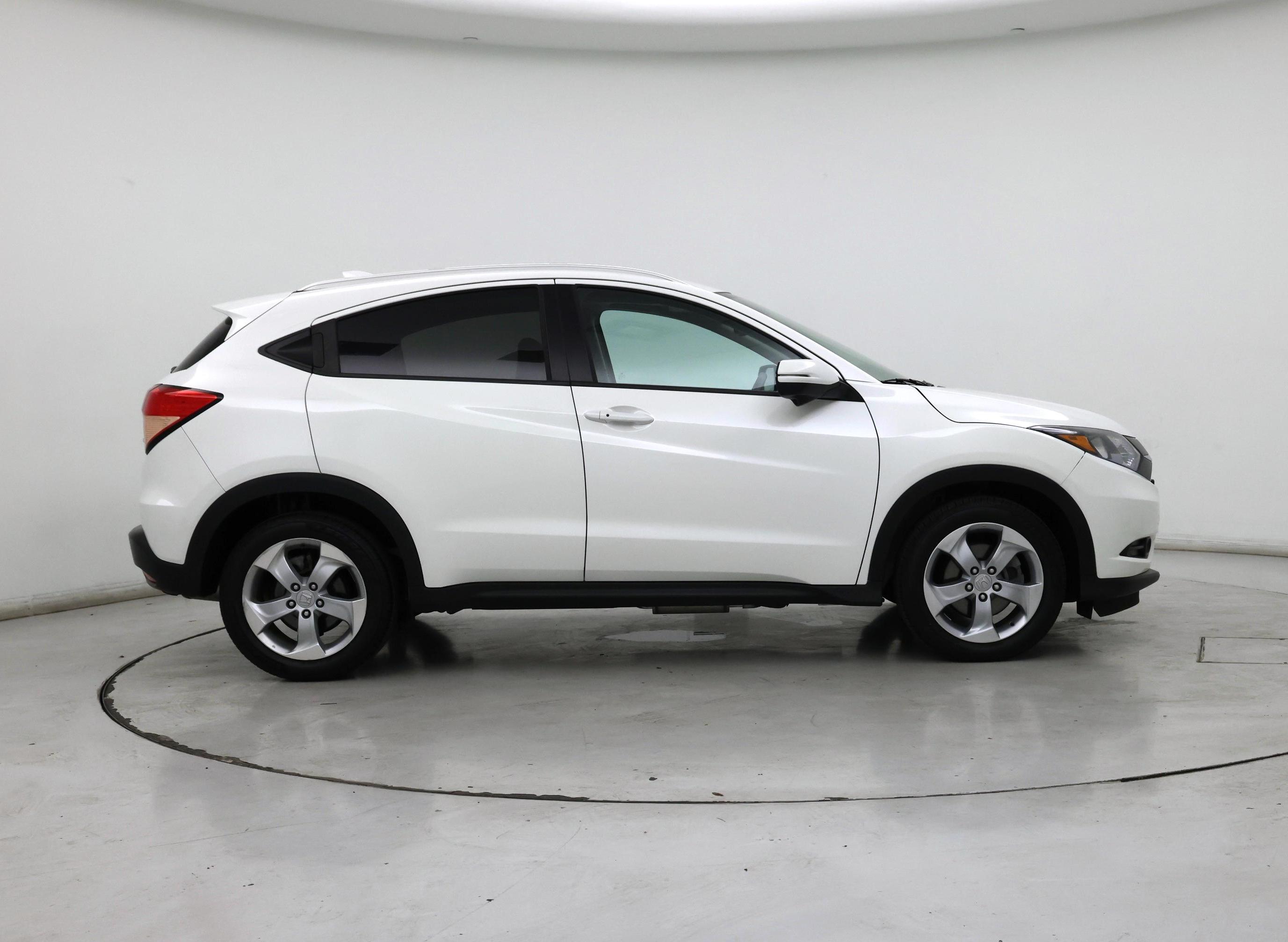 Thumbnail: 2016 Honda HR-V - 7