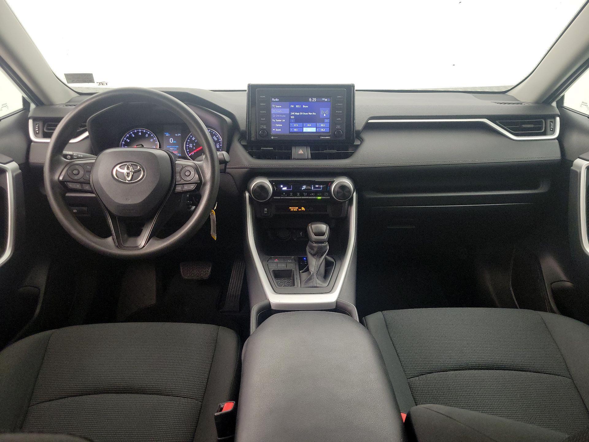 Thumbnail: 2021 Toyota RAV4 - 9